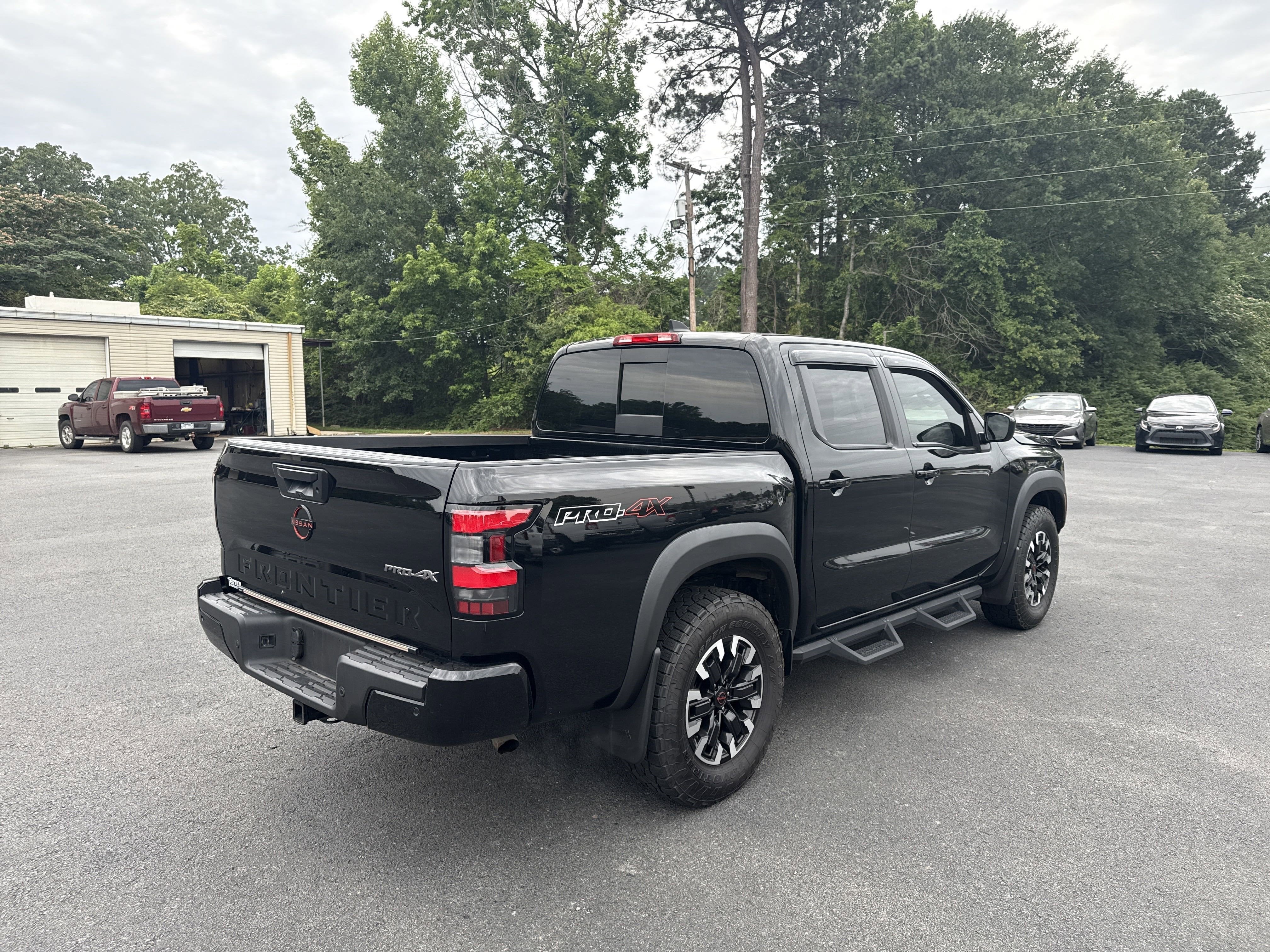 2023 Nissan Frontier Base