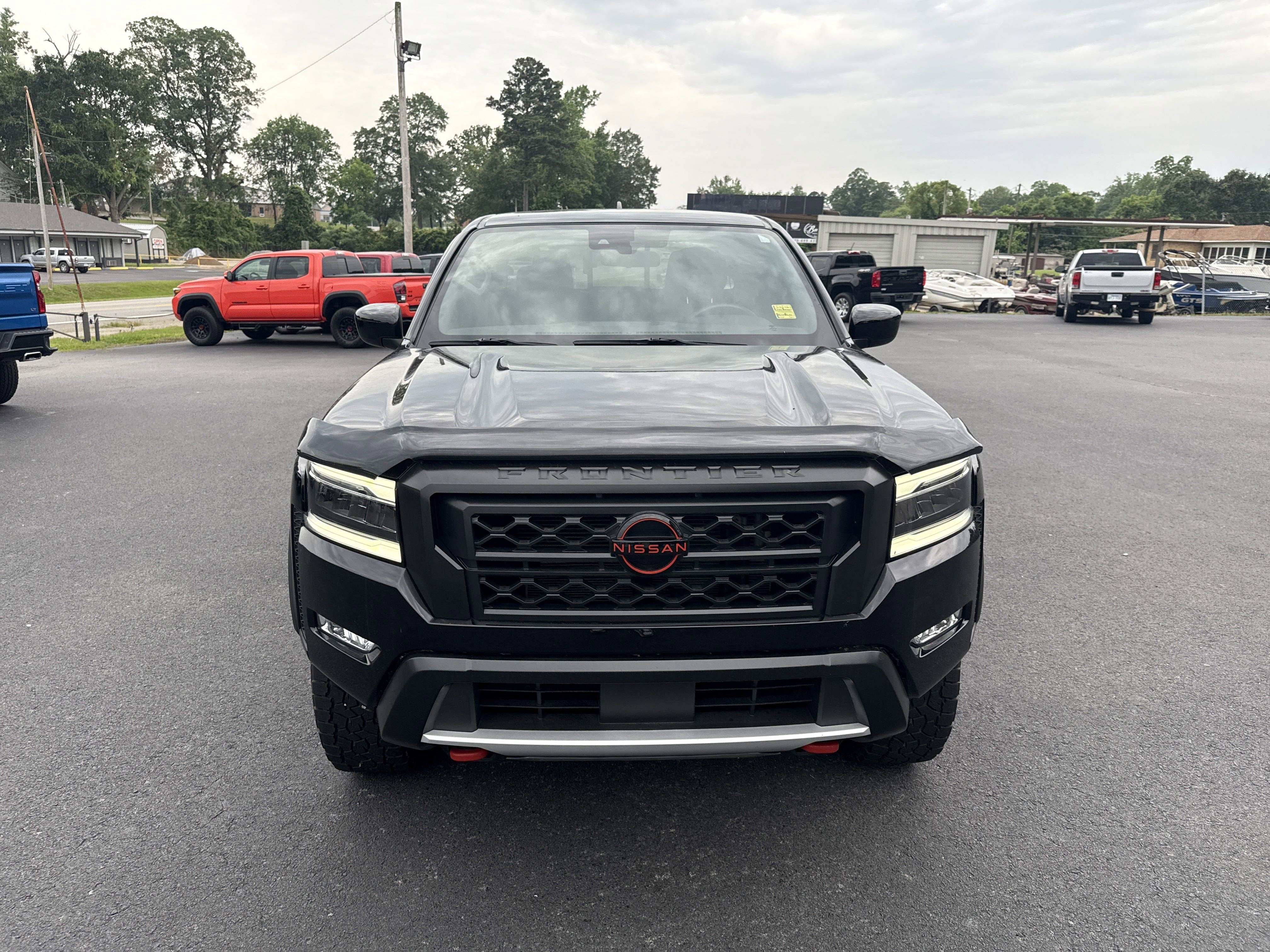 2023 Nissan Frontier Base