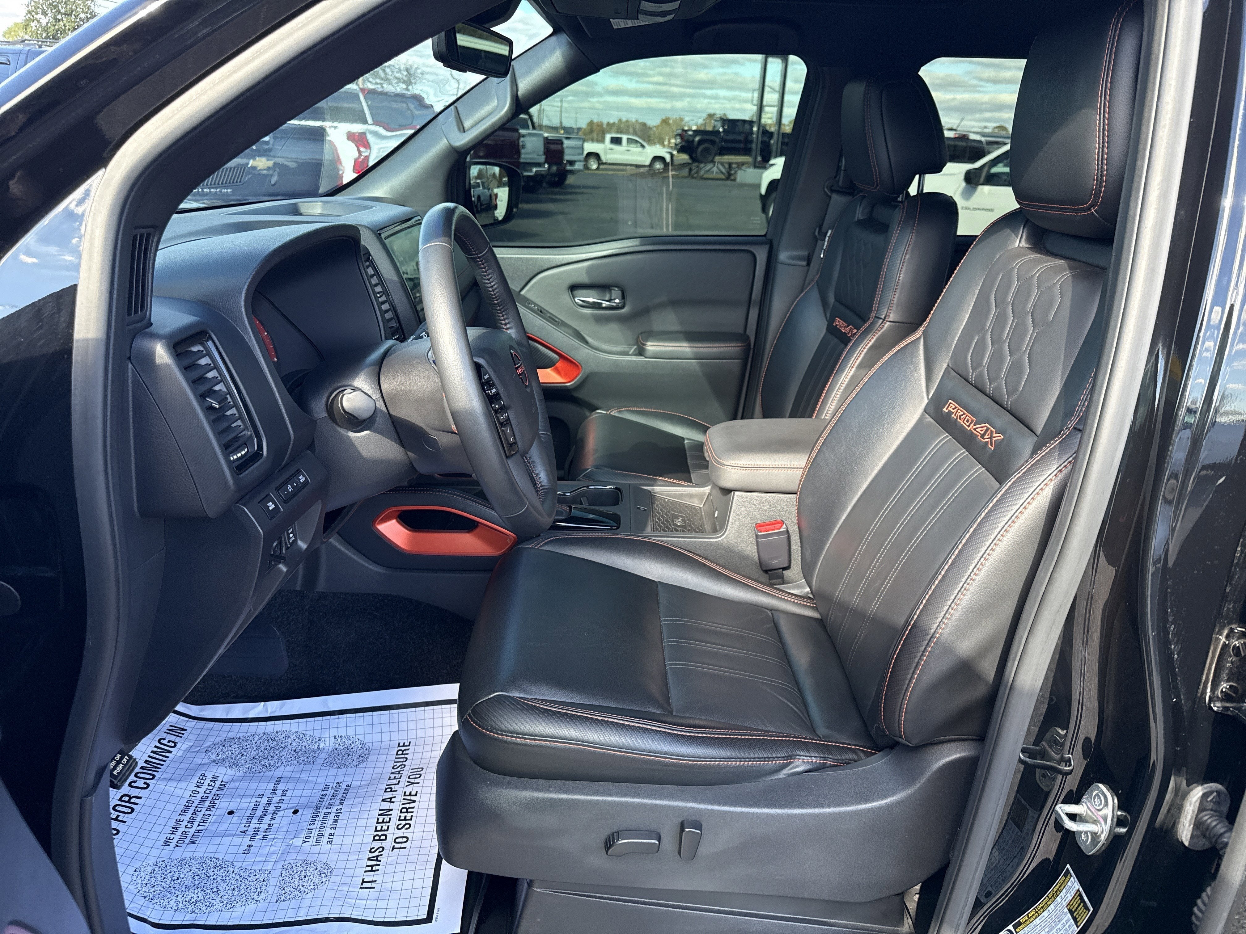 2023 Nissan Frontier Base