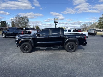 2023 Nissan Frontier Base