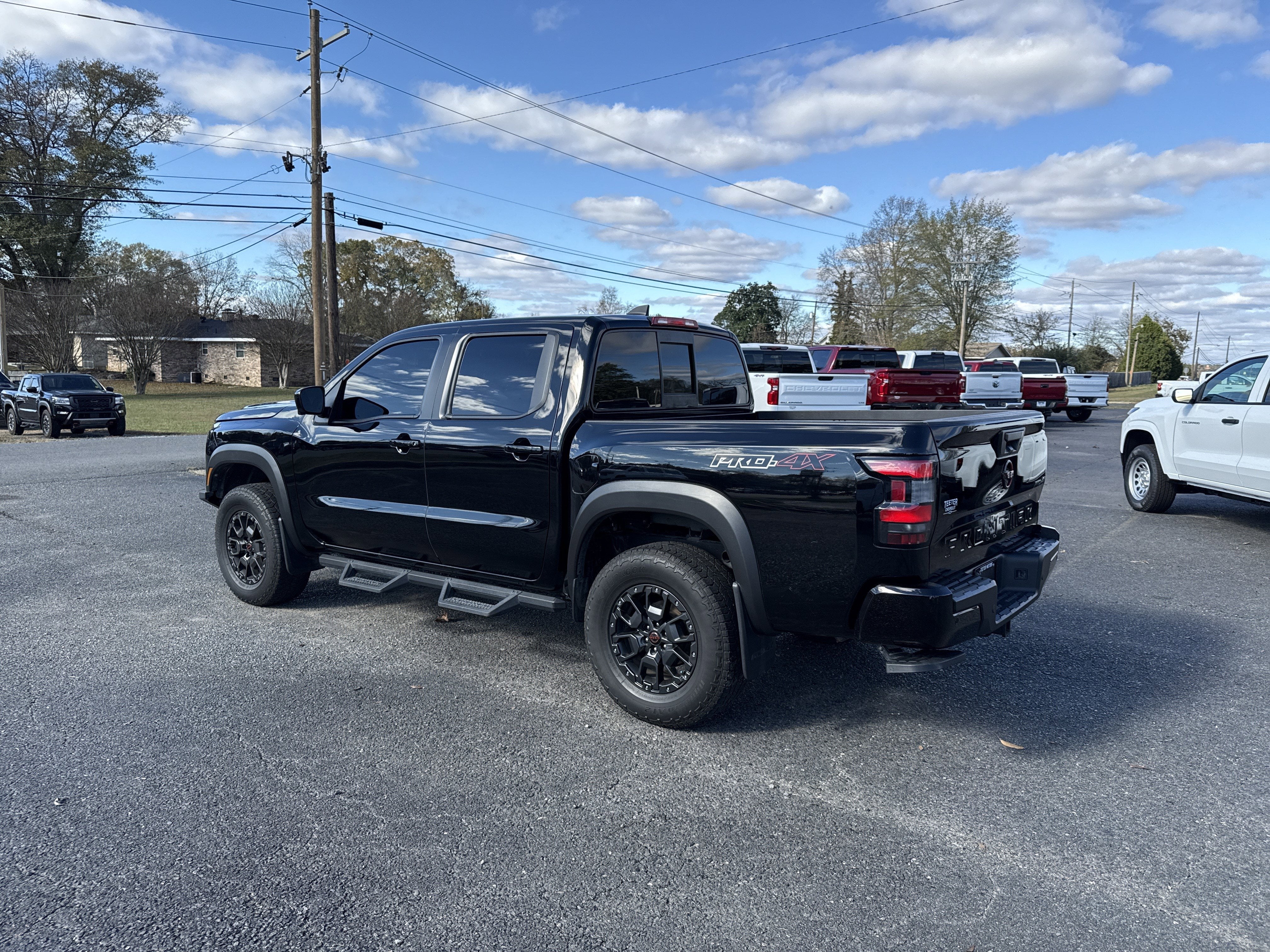 2023 Nissan Frontier Base