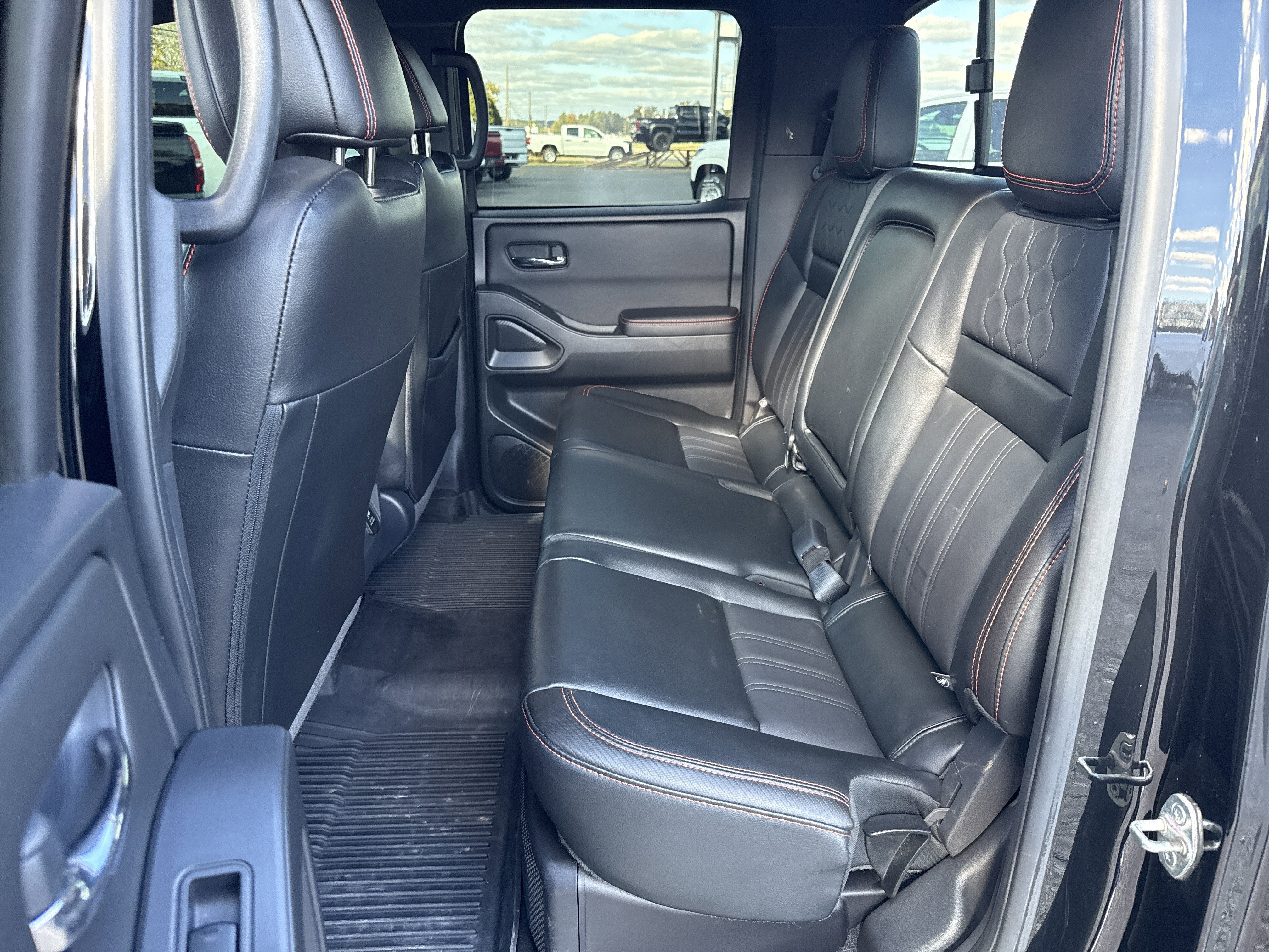 2023 Nissan Frontier Base