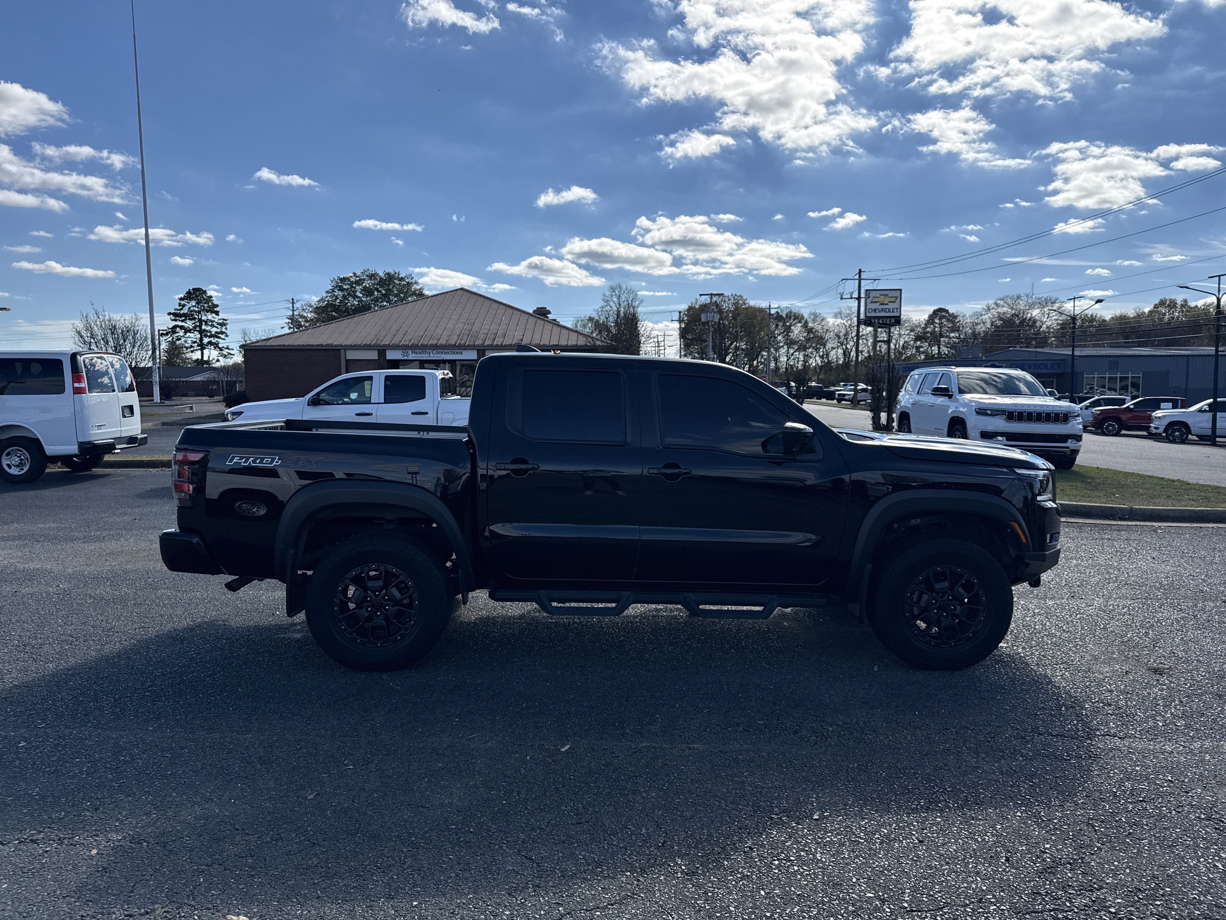 2023 Nissan Frontier Base