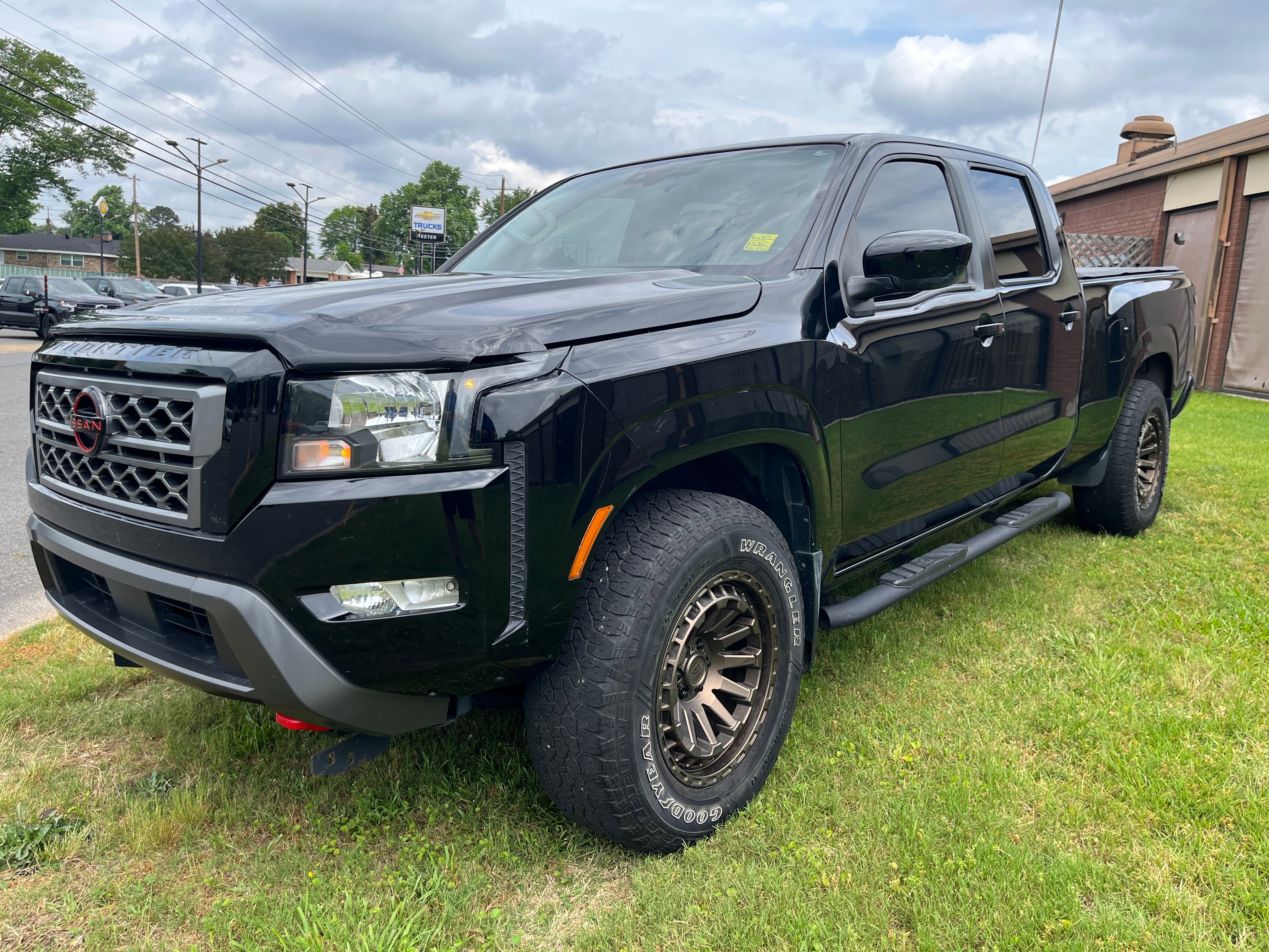 2022 Nissan Frontier SV