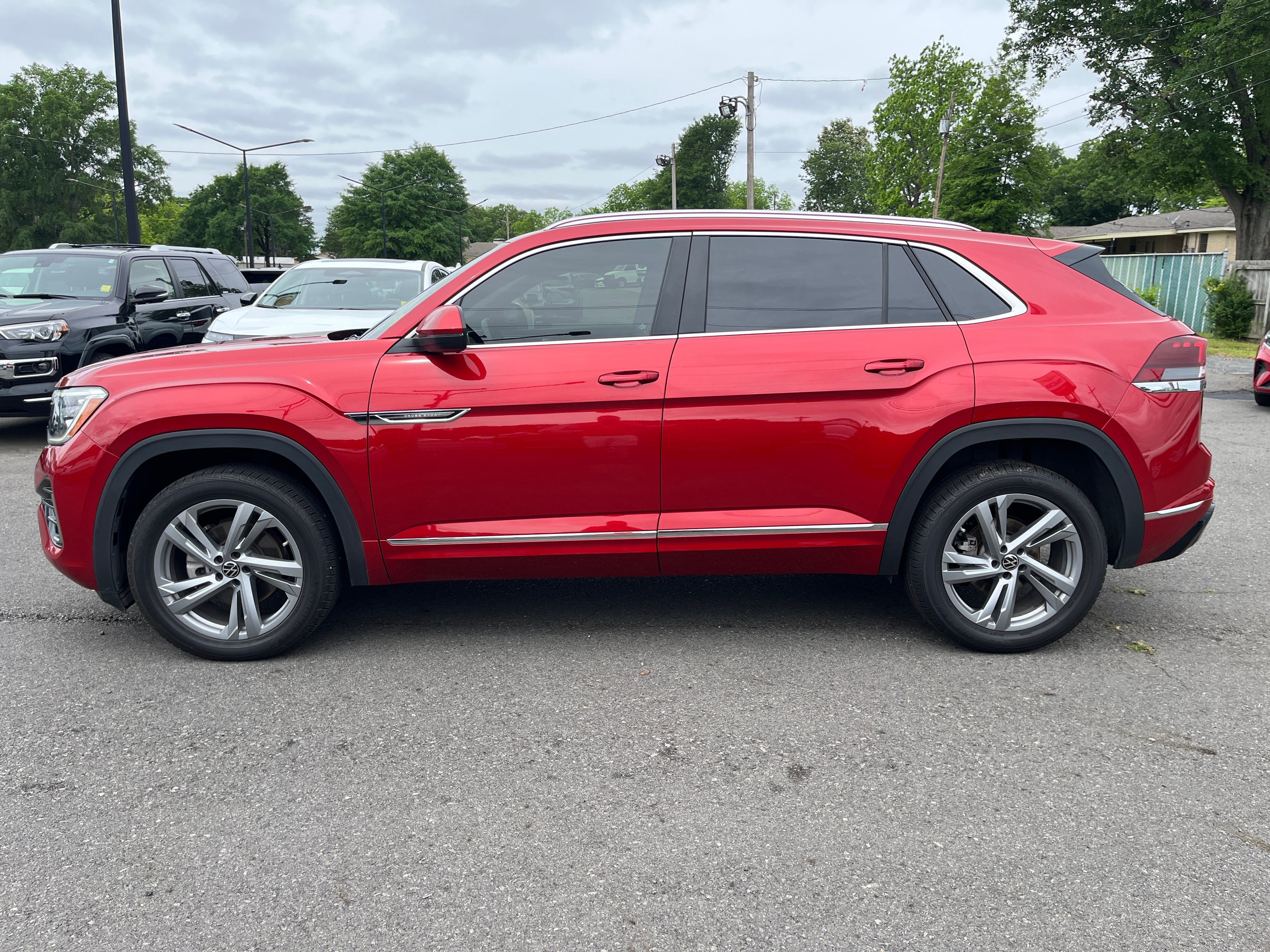 2024 Volkswagen Atlas Cross Sport 2.0T SEL R-Line