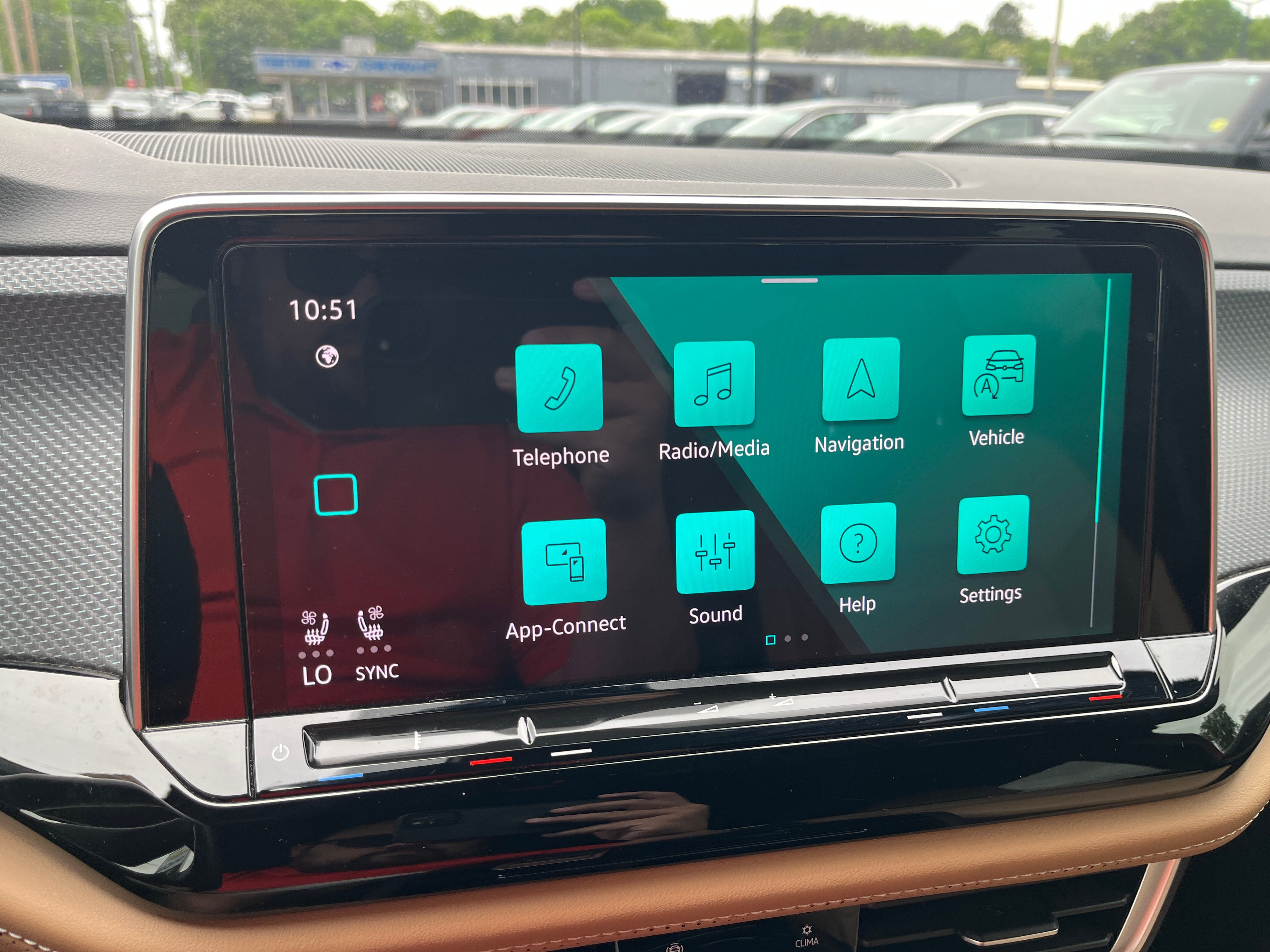 2024 Volkswagen Atlas Cross Sport 2.0T SEL R-Line