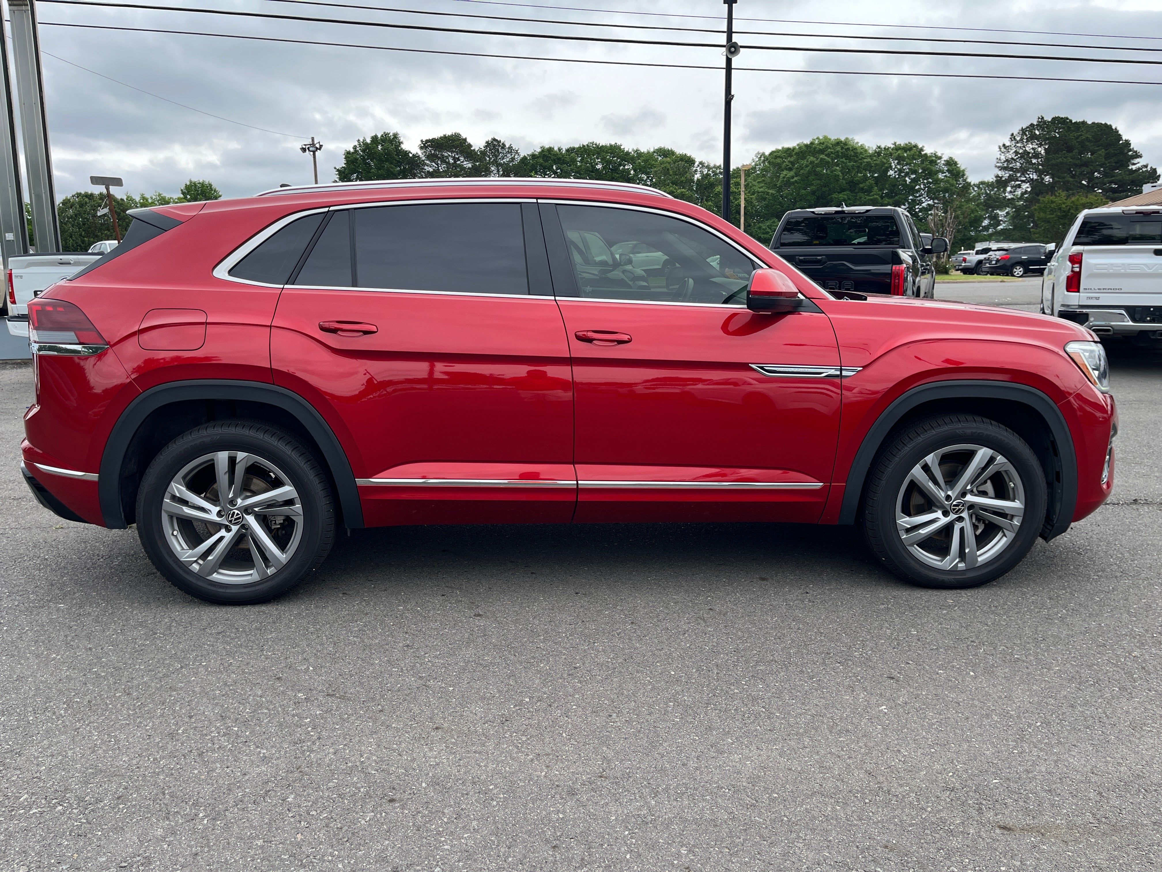 2024 Volkswagen Atlas Cross Sport 2.0T SEL R-Line