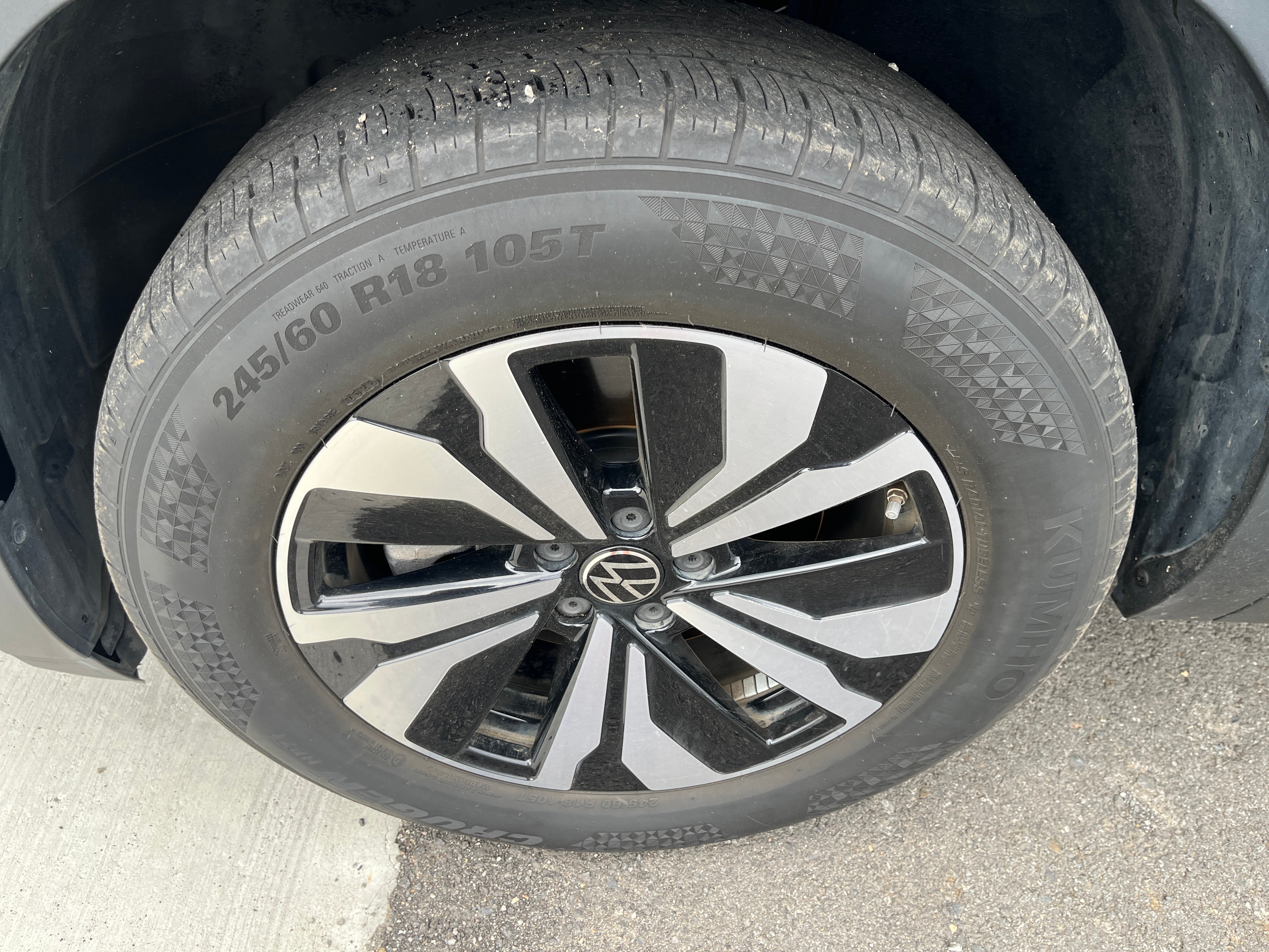 2024 Volkswagen Atlas Cross Sport 2.0T SE