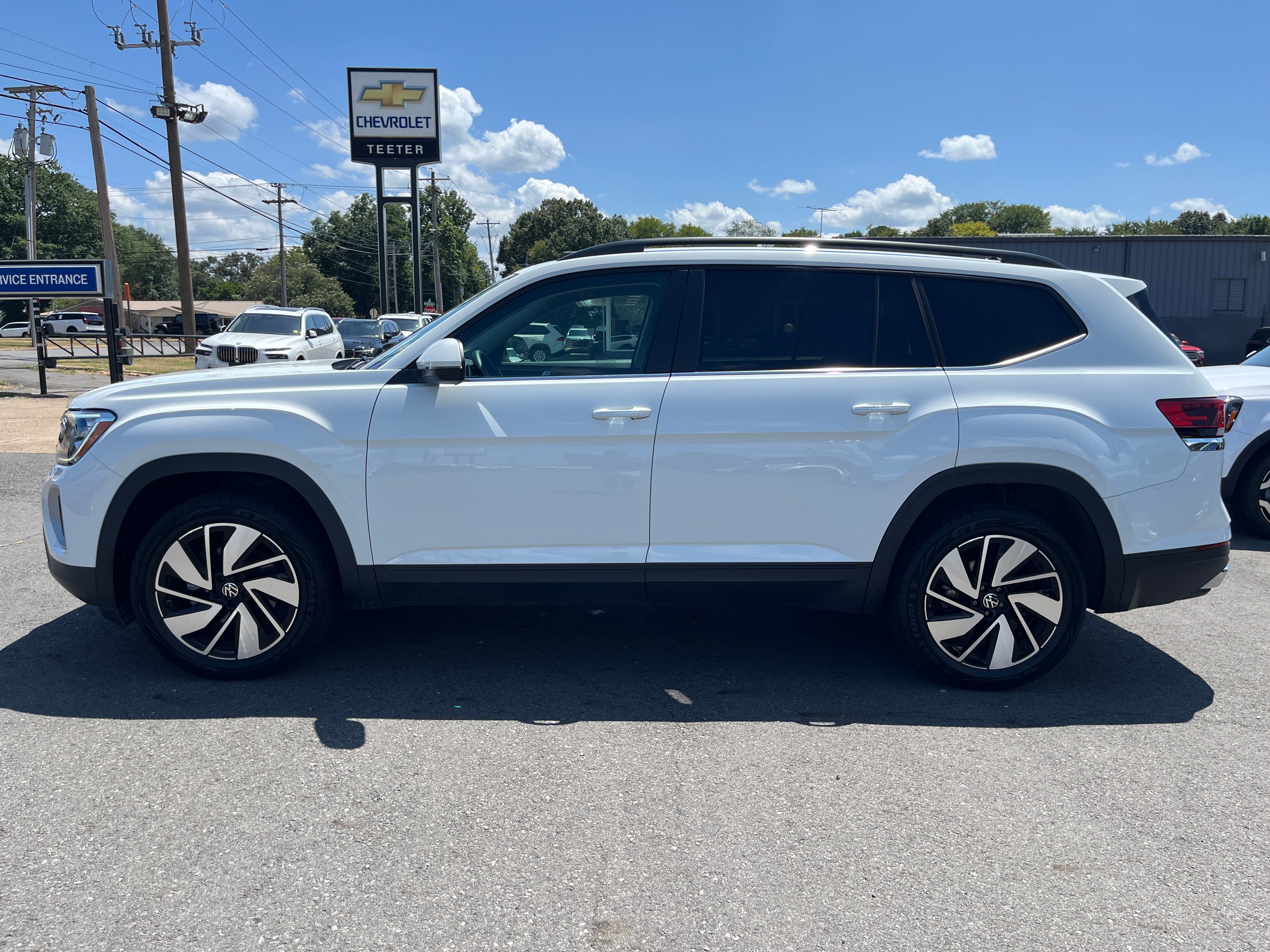 2024 Volkswagen Atlas 2.0T SE w/Technology