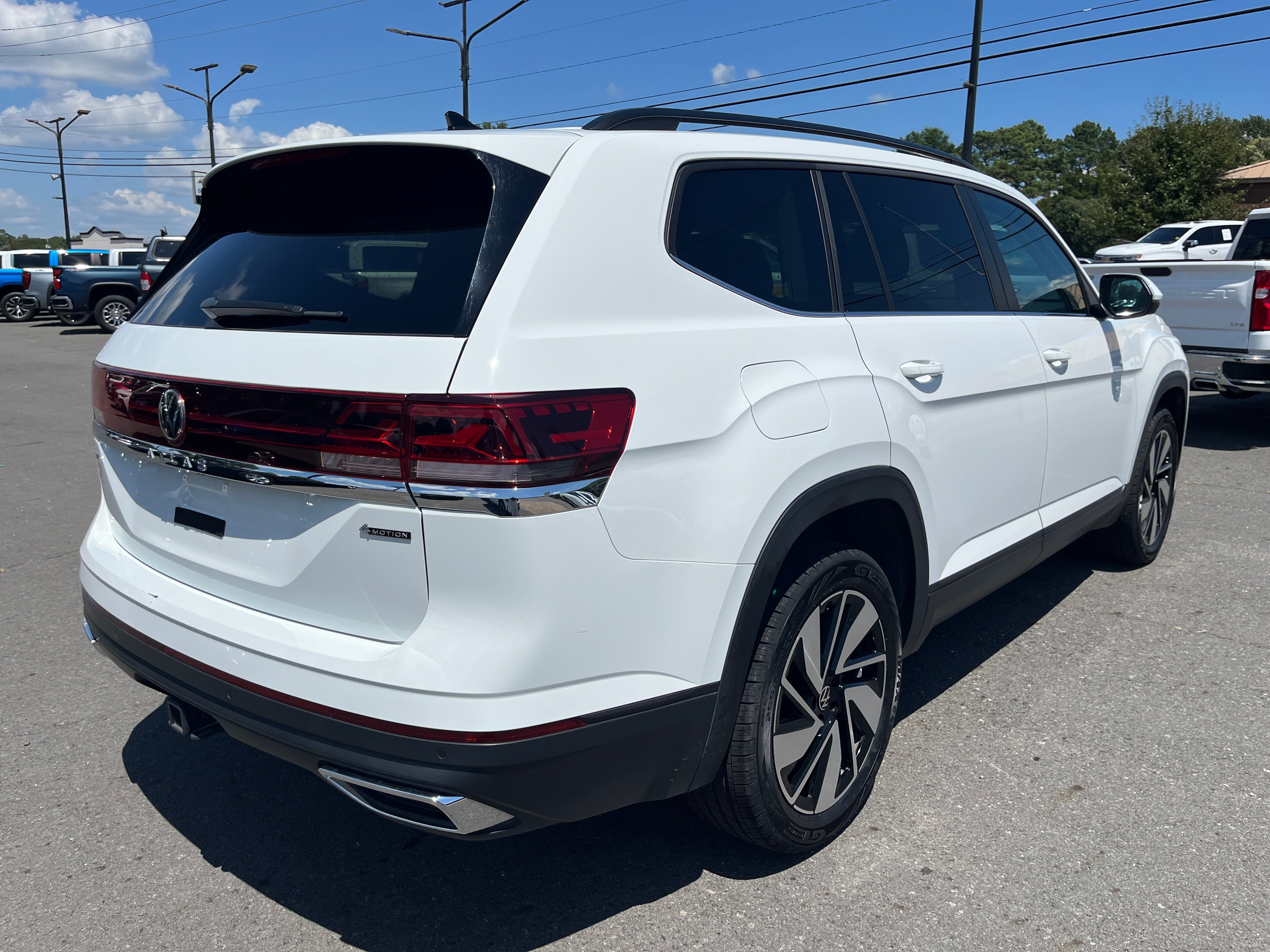 2024 Volkswagen Atlas 2.0T SE w/Technology