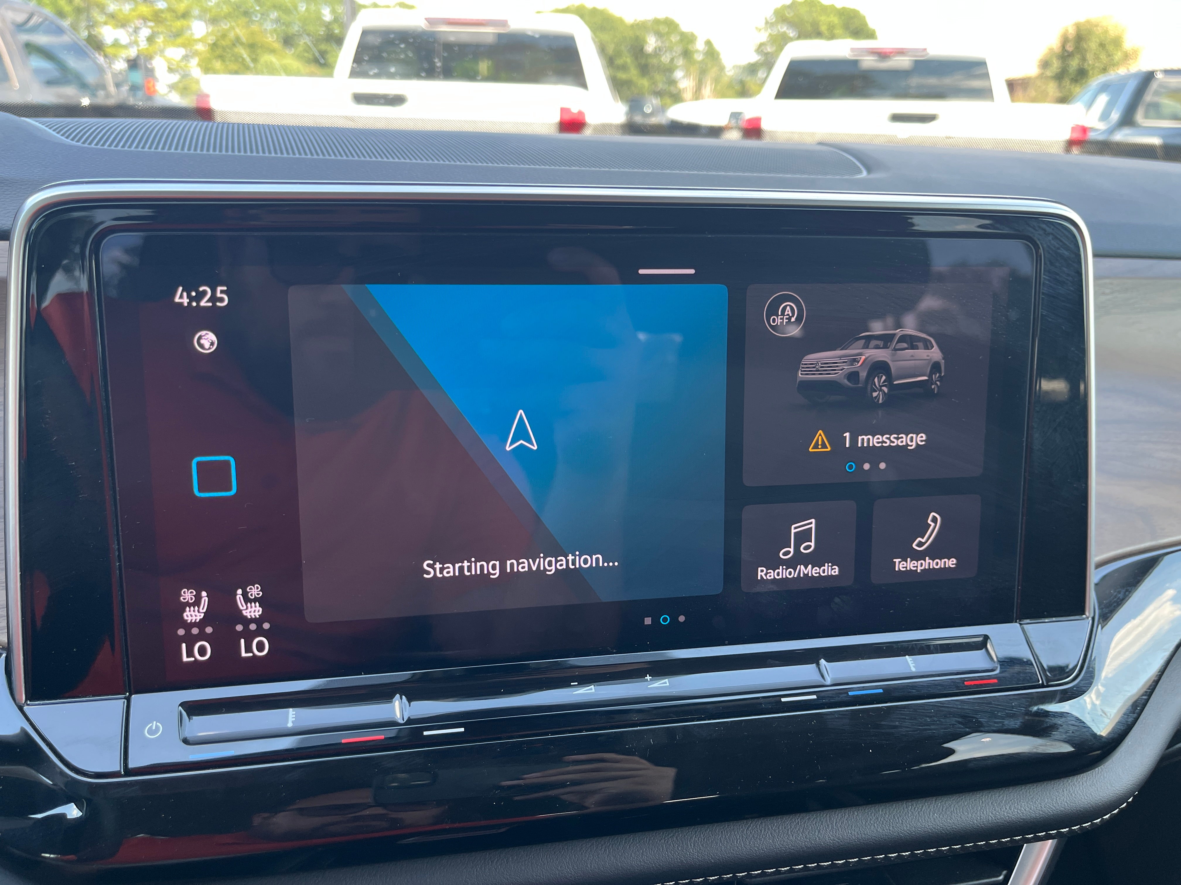 2025 Volkswagen Atlas 2.0T SE w/Technology