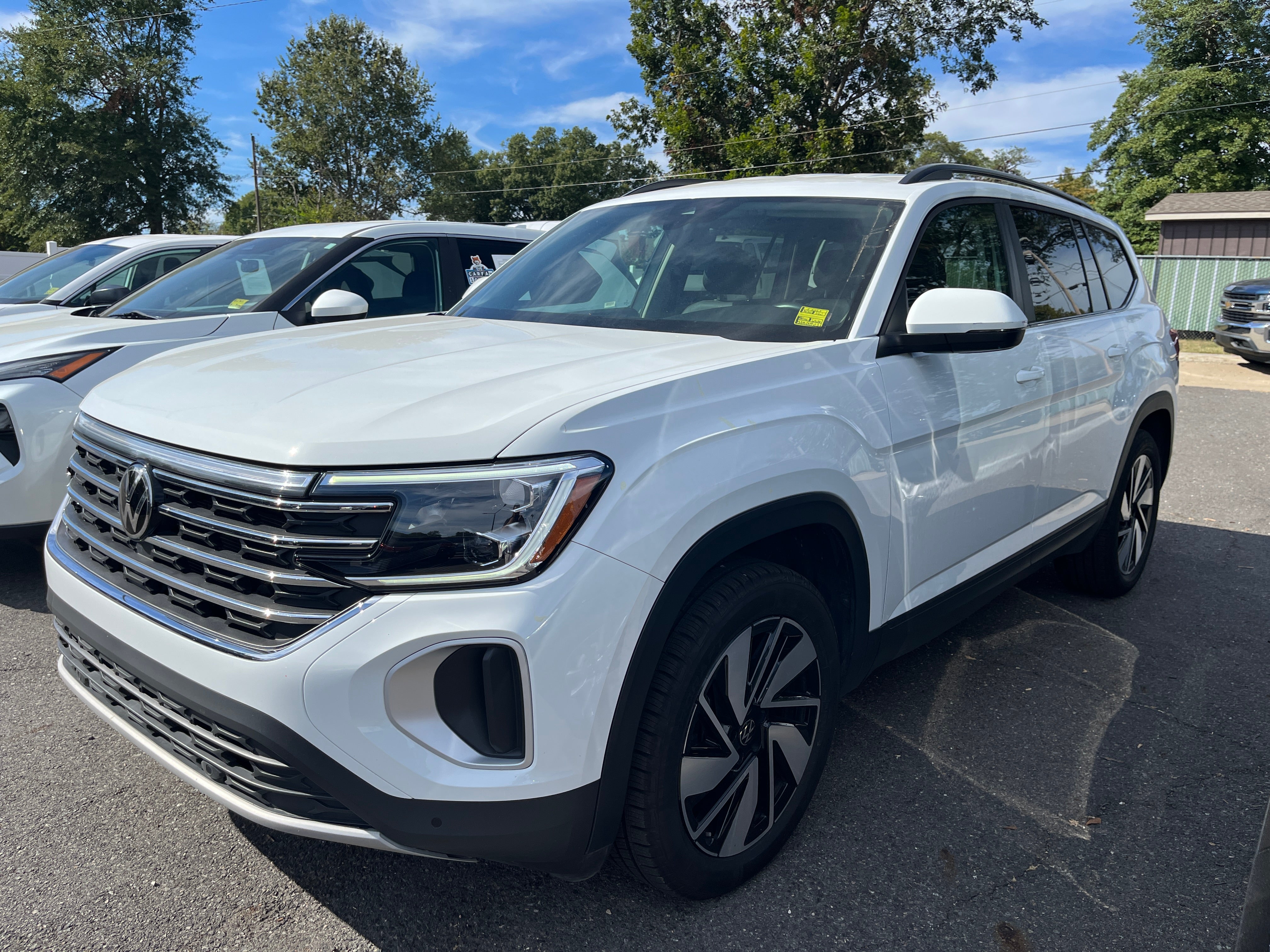 2025 Volkswagen Atlas 2.0T SE w/Technology