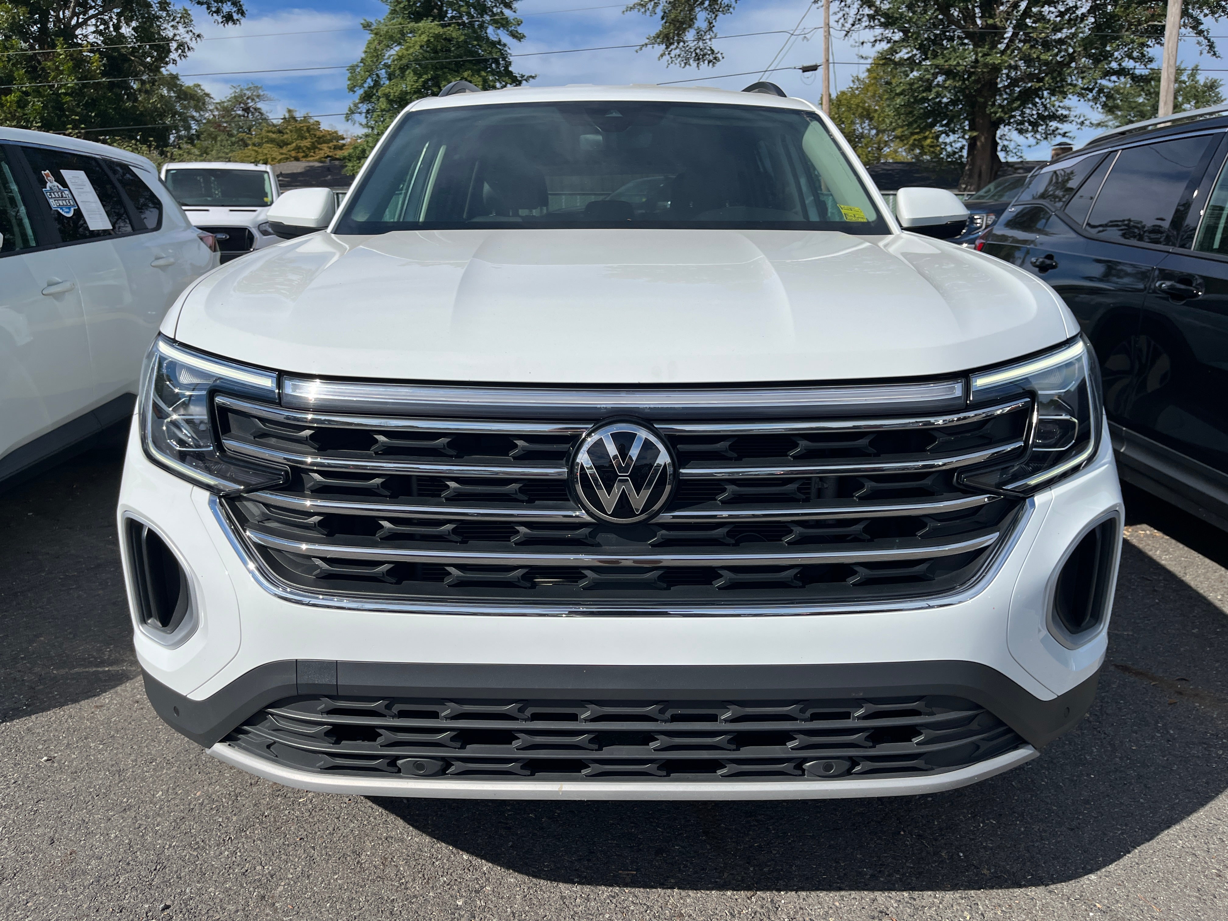 2025 Volkswagen Atlas 2.0T SE w/Technology