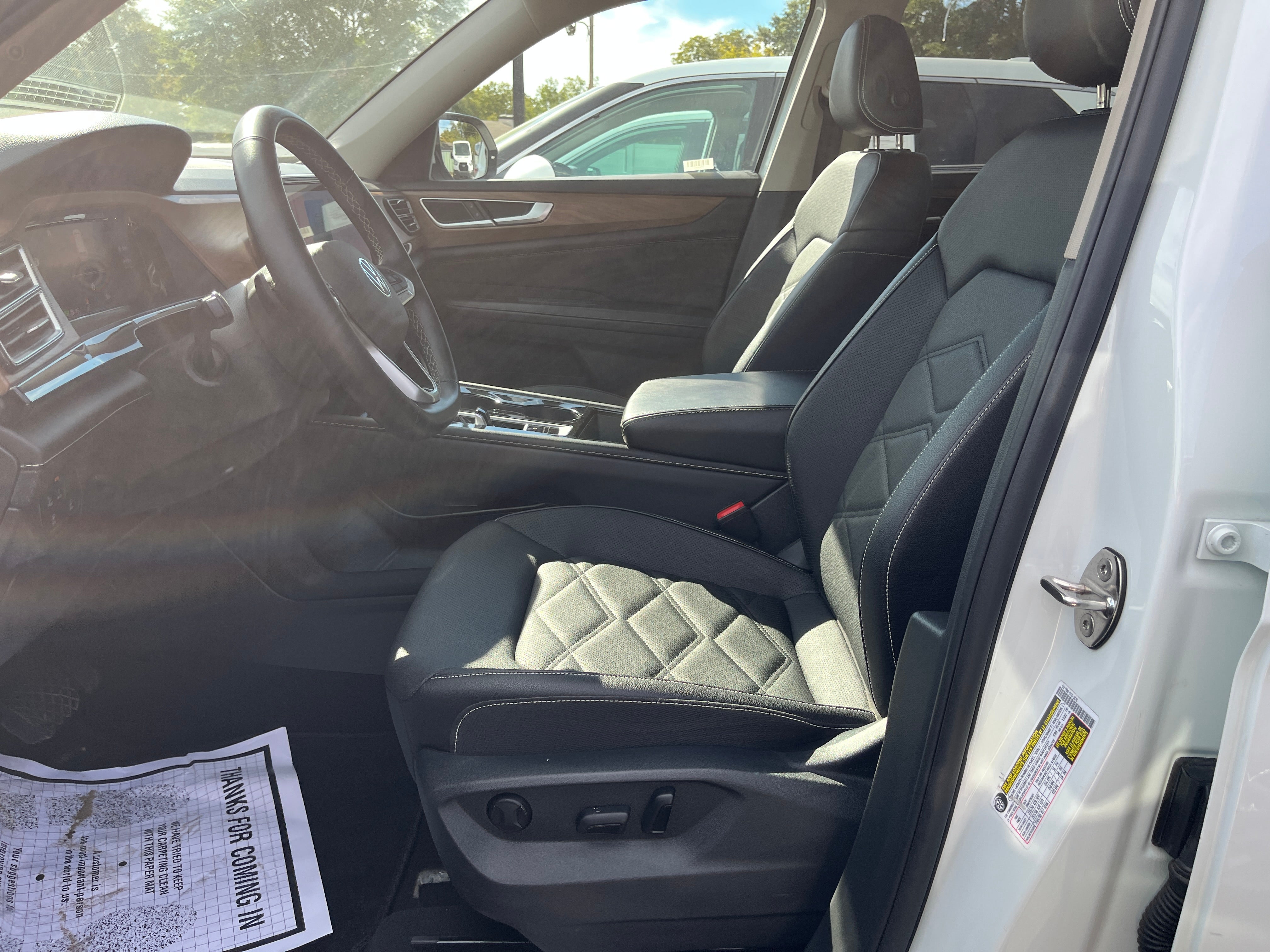 2025 Volkswagen Atlas 2.0T SE w/Technology