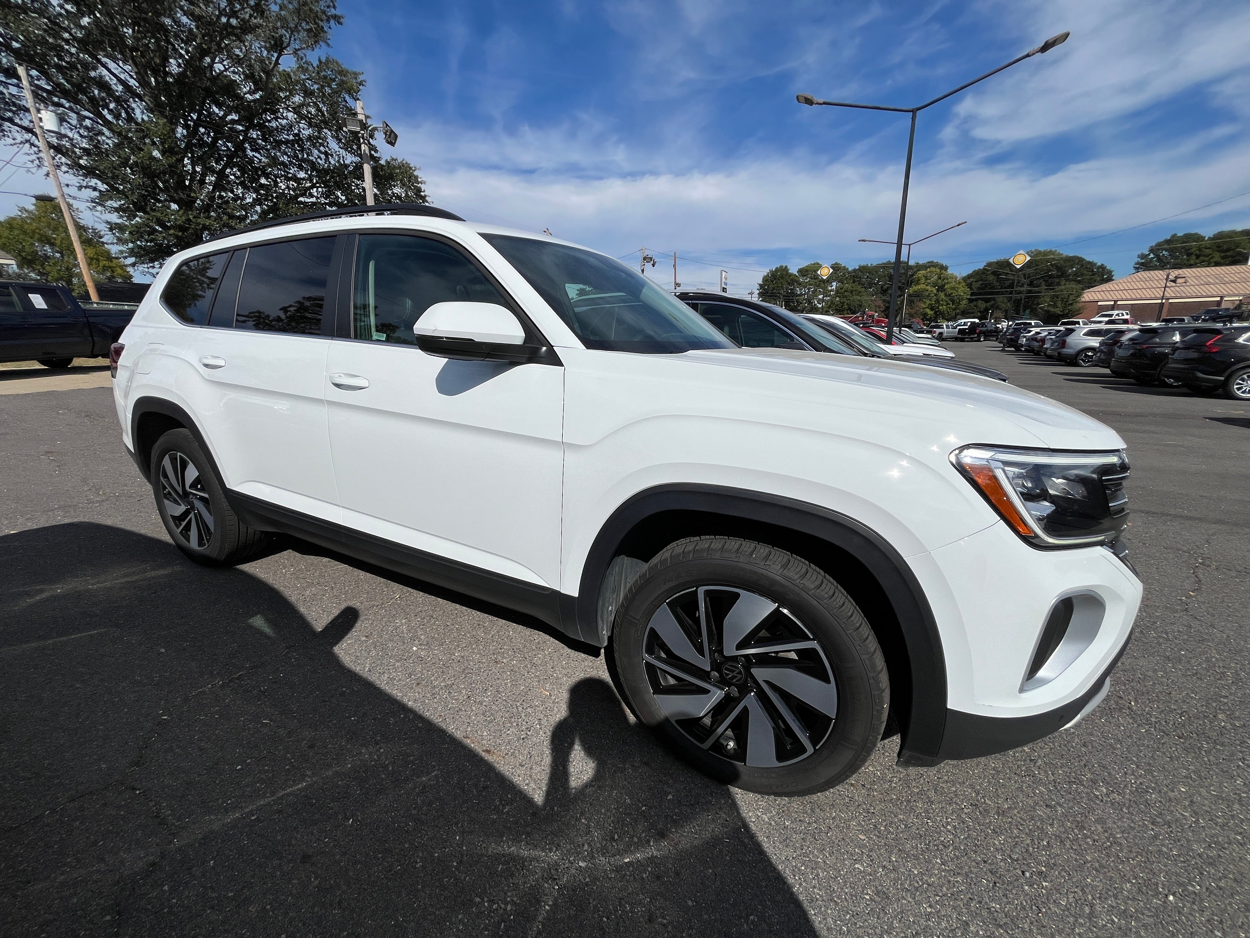 2025 Volkswagen Atlas 2.0T SE w/Technology