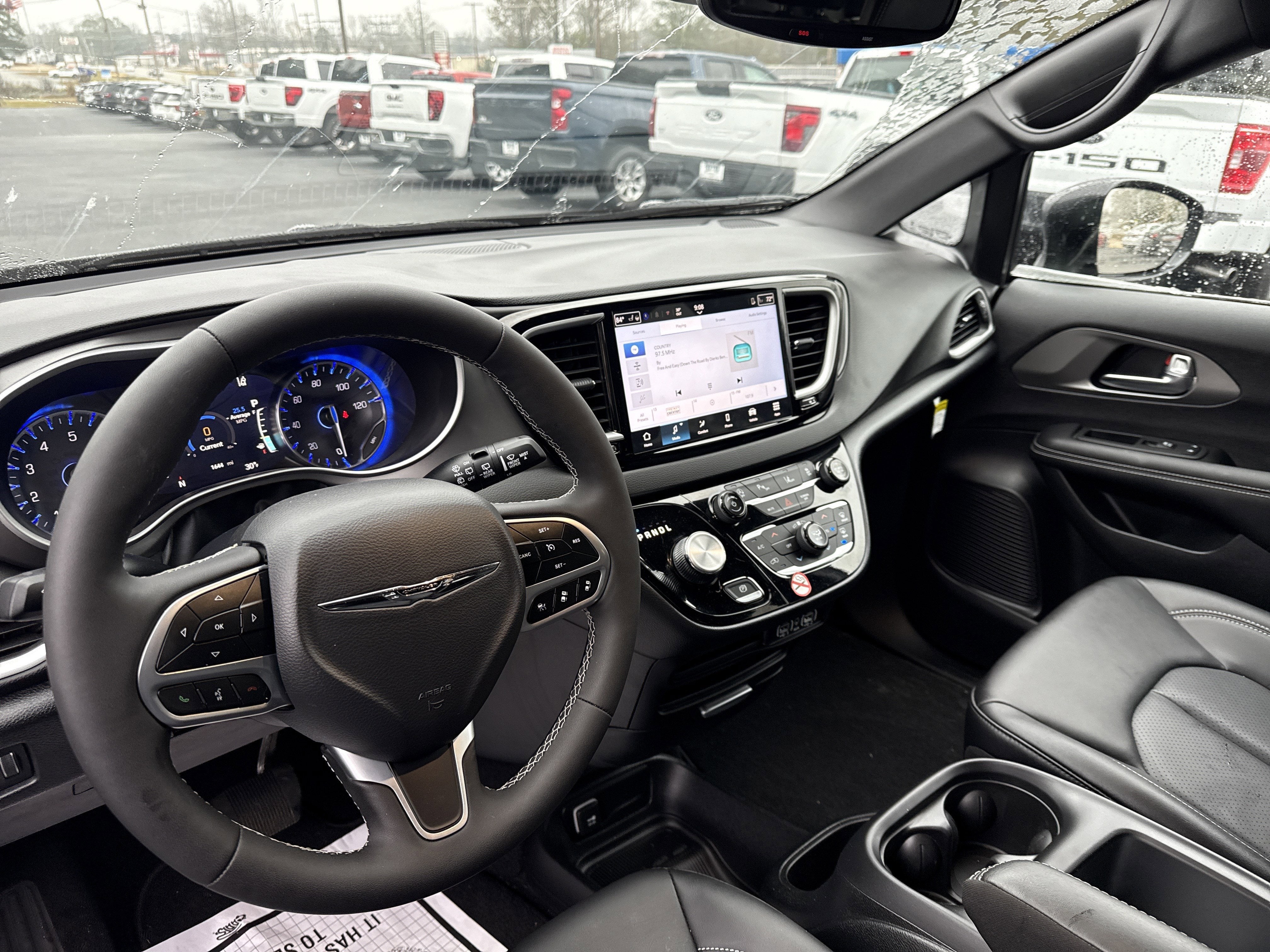 2025 Chrysler Pacifica Base