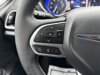 2025 Chrysler Pacifica Base