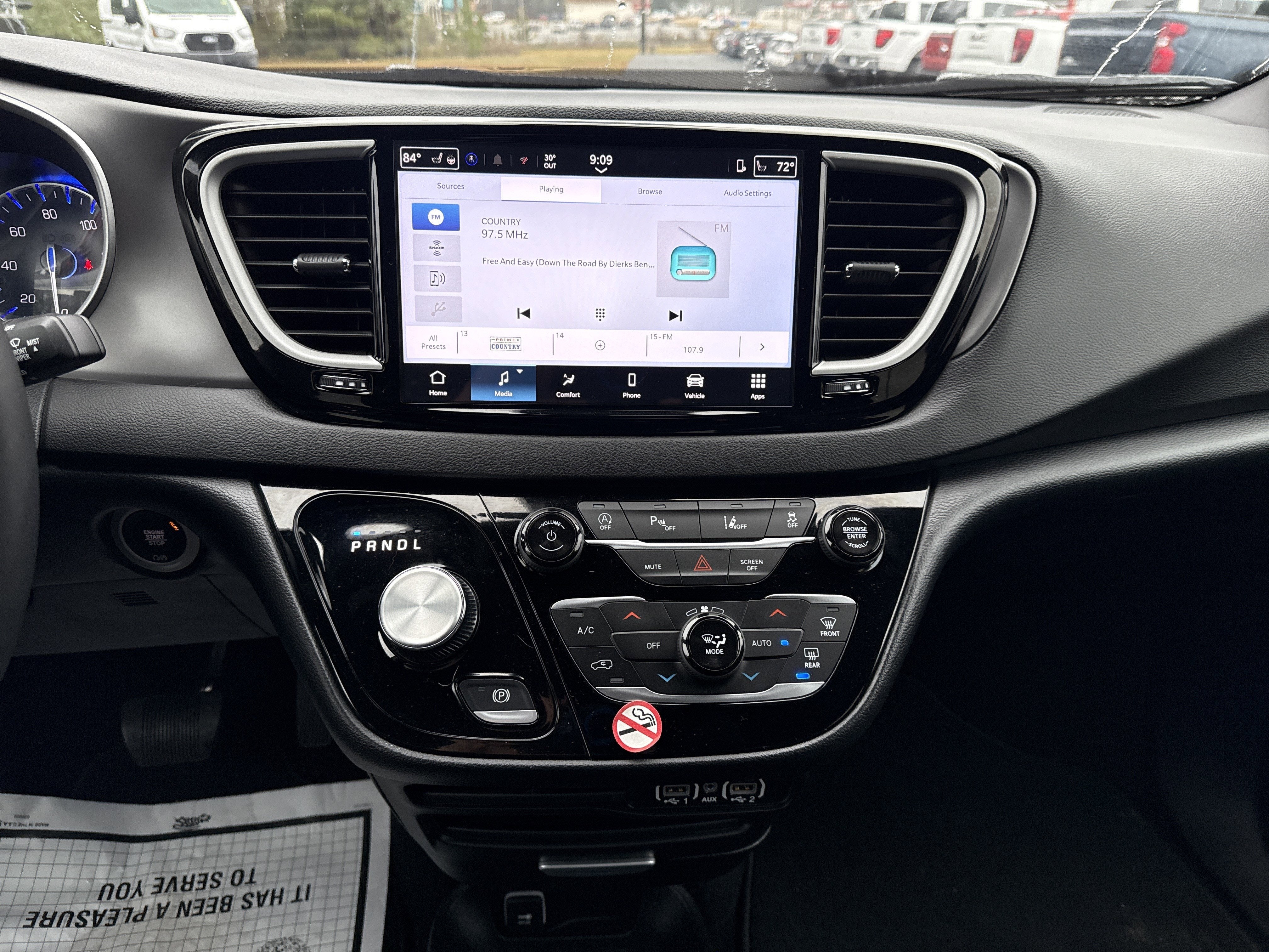 2025 Chrysler Pacifica Base