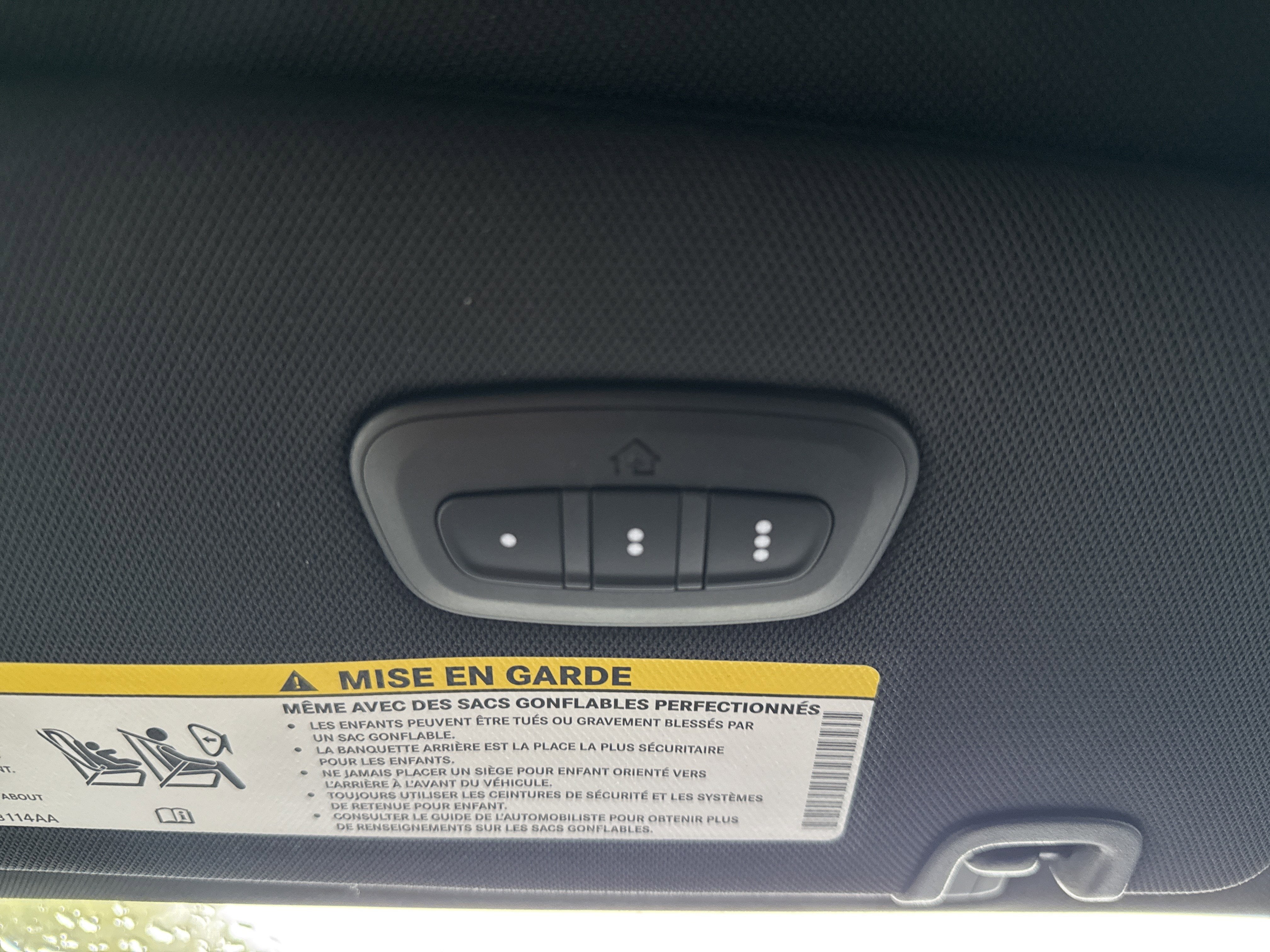 2025 Chrysler Pacifica Base