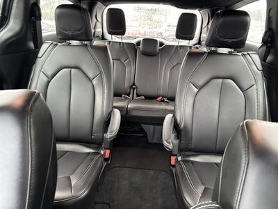 2025 Chrysler Pacifica Base