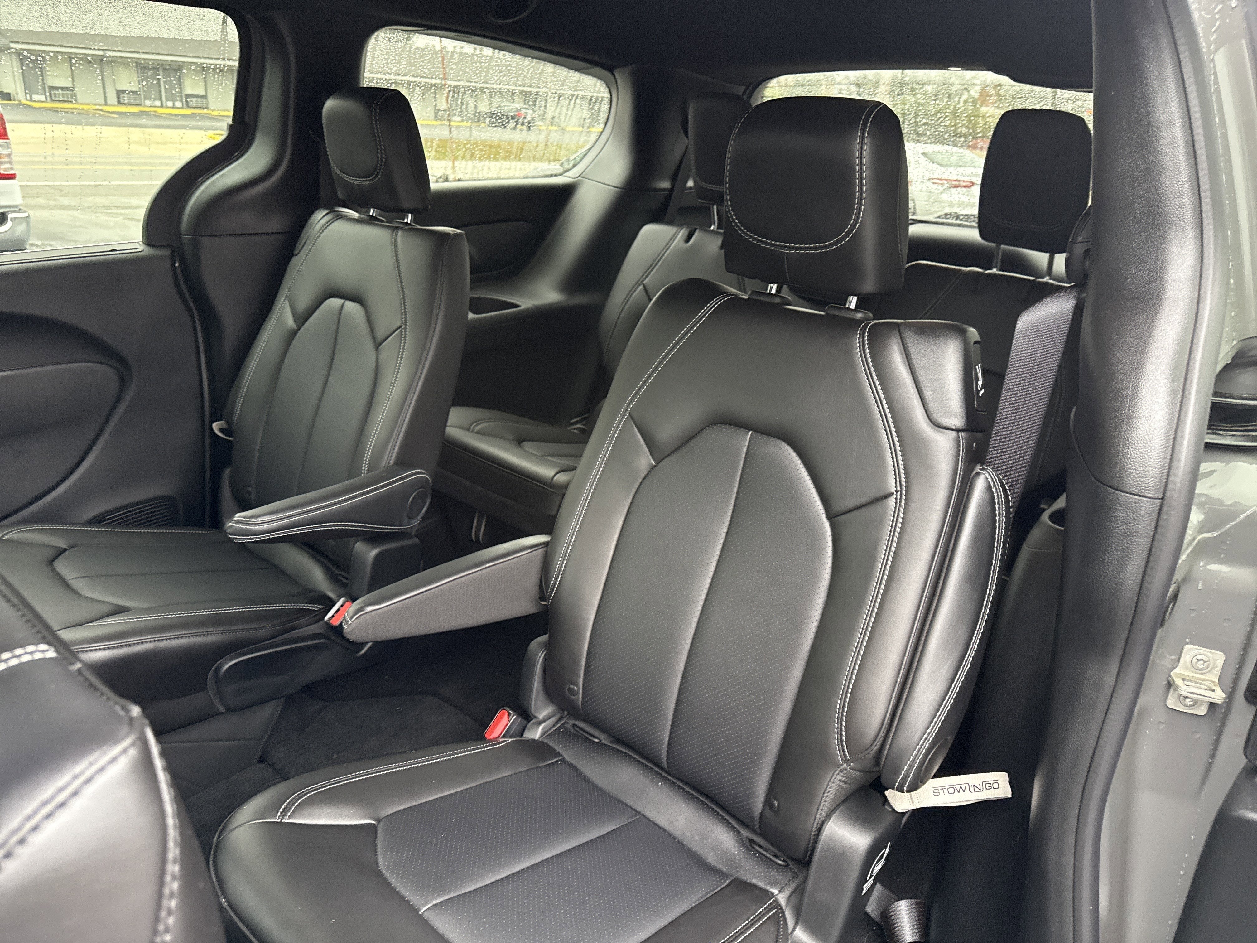 2025 Chrysler Pacifica Base