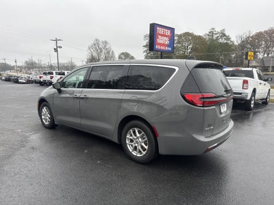 2025 Chrysler Pacifica Base