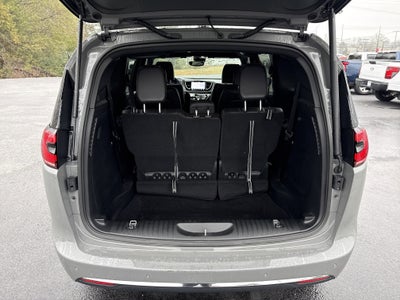 2025 Chrysler Pacifica Base