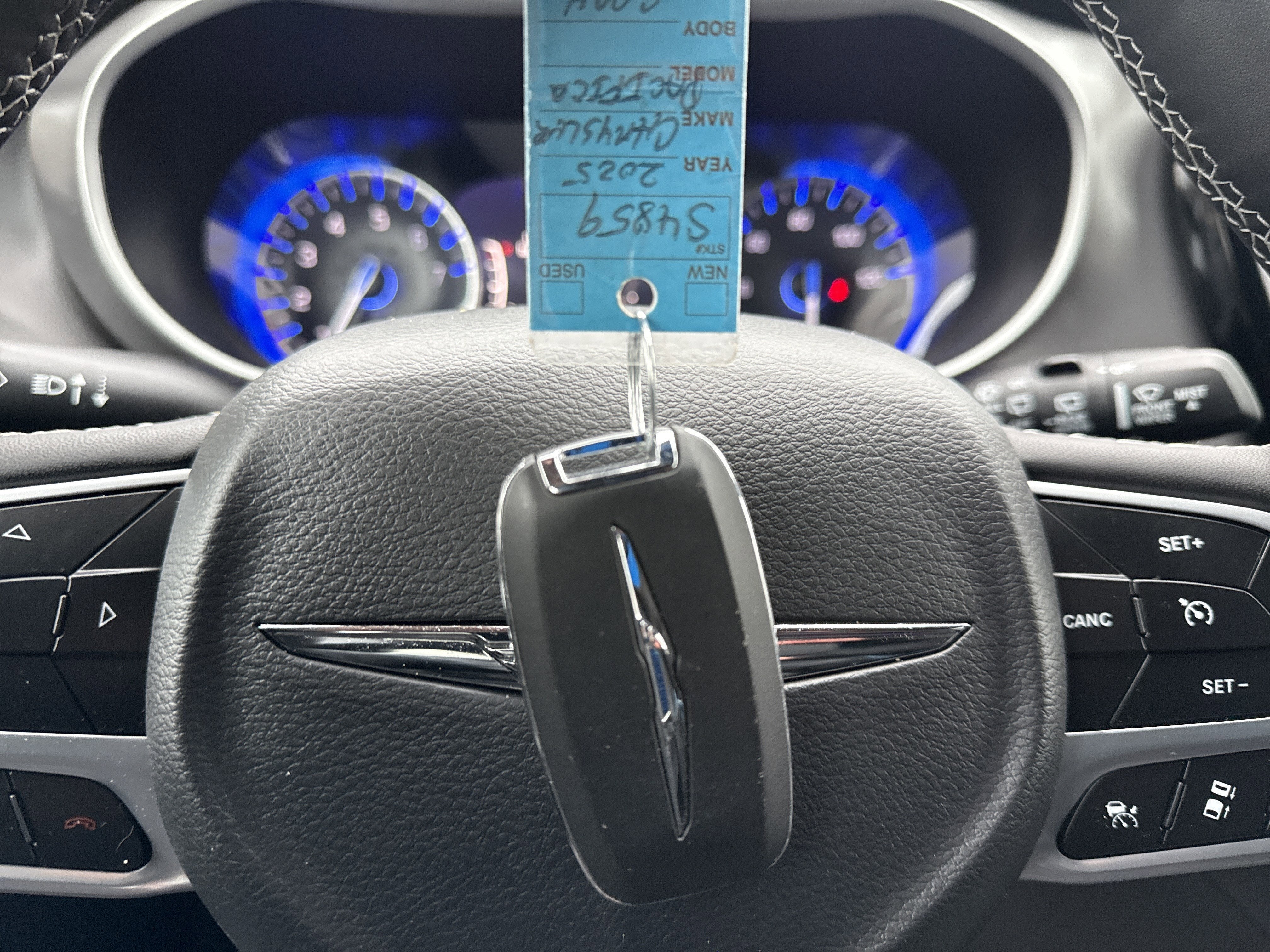 2025 Chrysler Pacifica Base