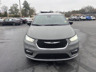 2025 Chrysler Pacifica Base