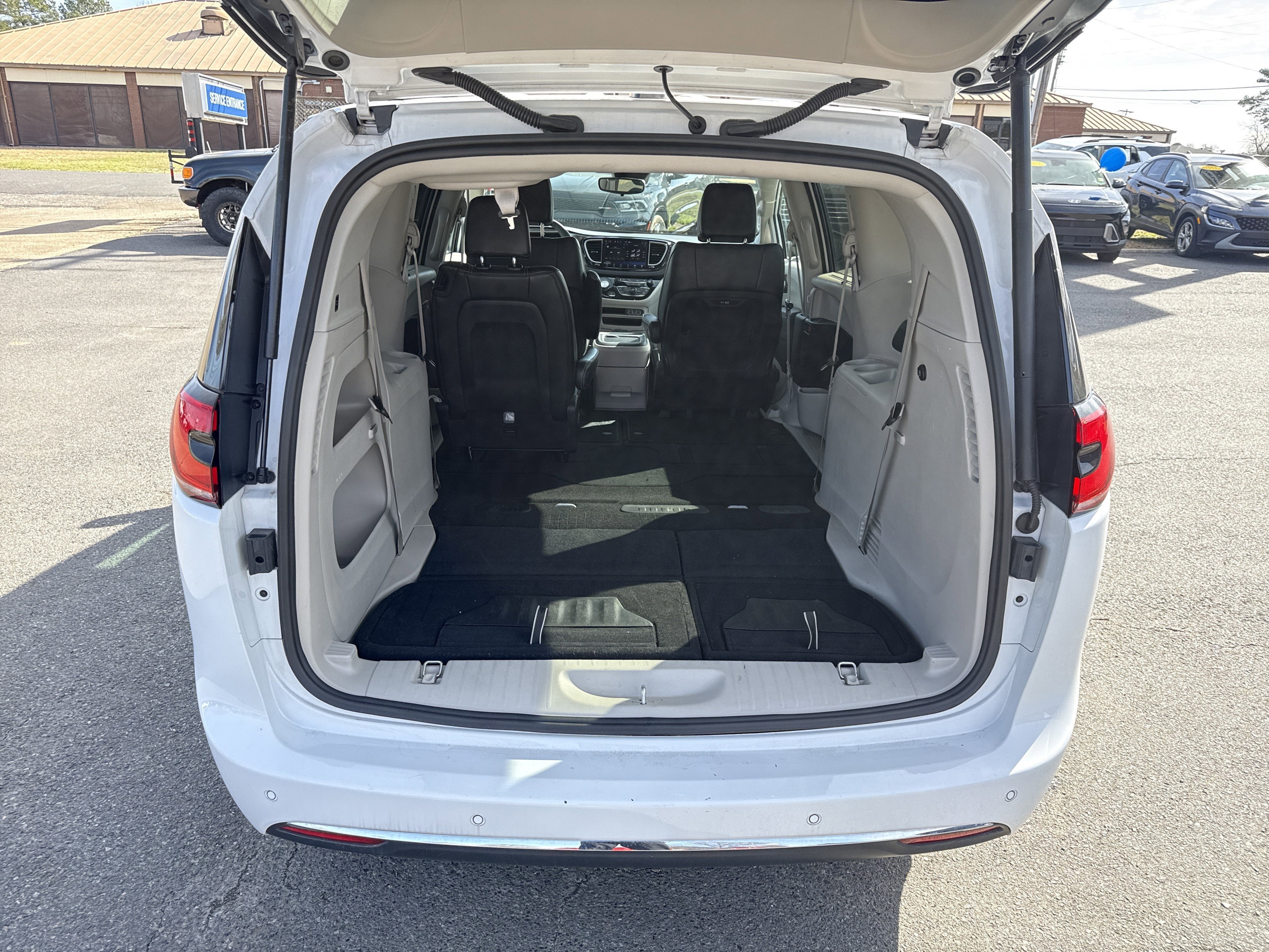 2024 Chrysler Pacifica Touring L