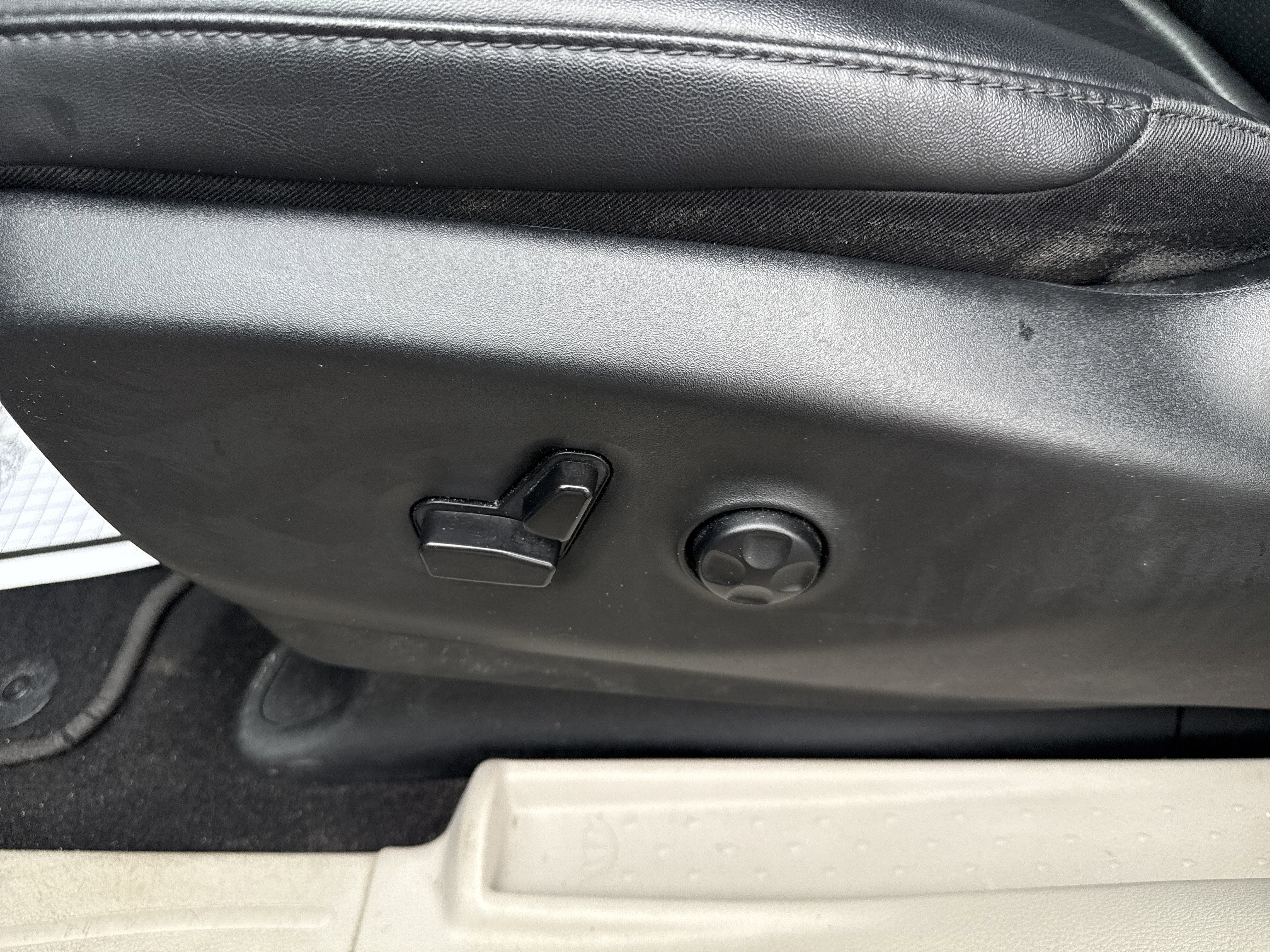 2024 Chrysler Pacifica Base