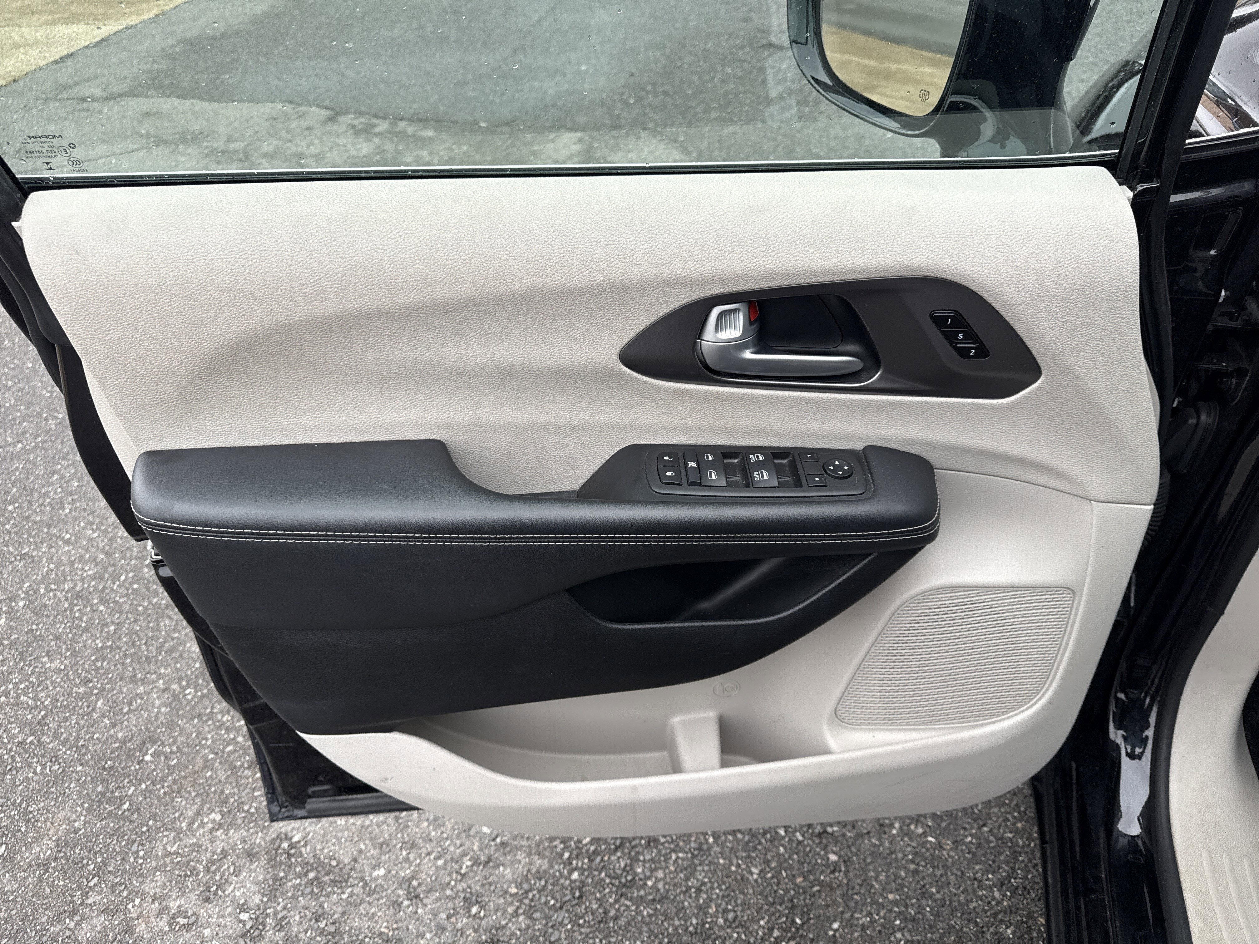 2024 Chrysler Pacifica Base