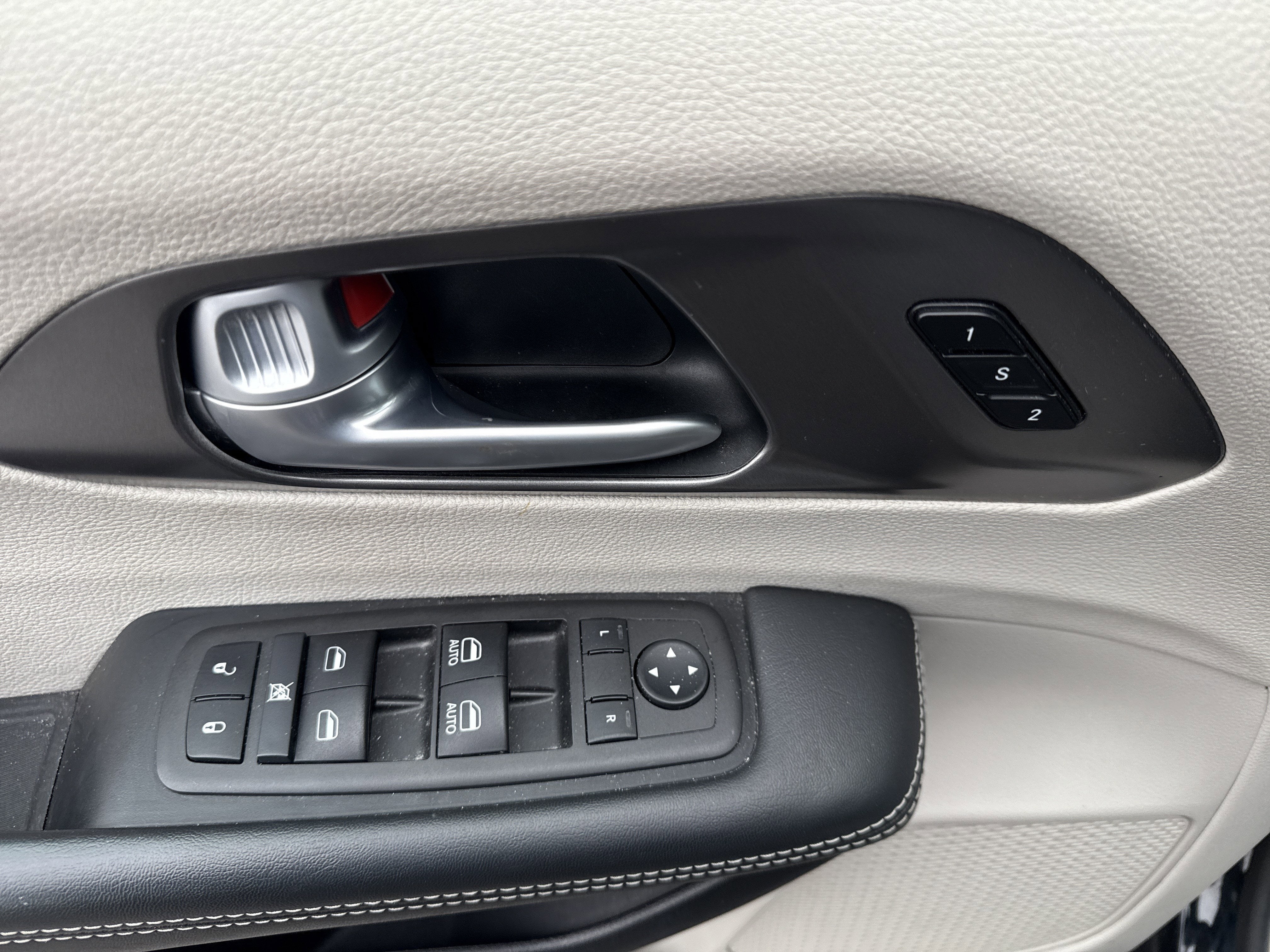 2024 Chrysler Pacifica Base