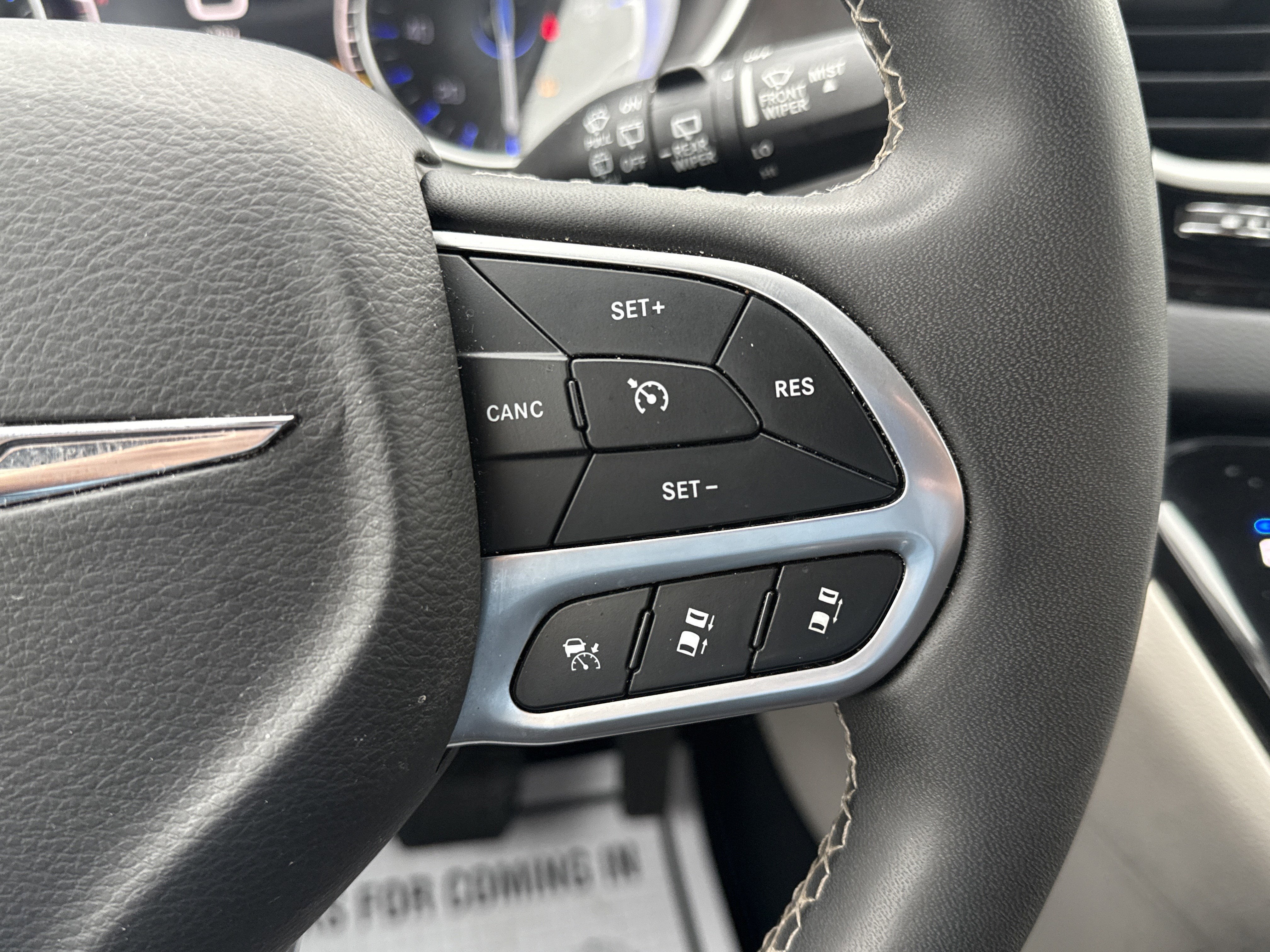 2024 Chrysler Pacifica Base