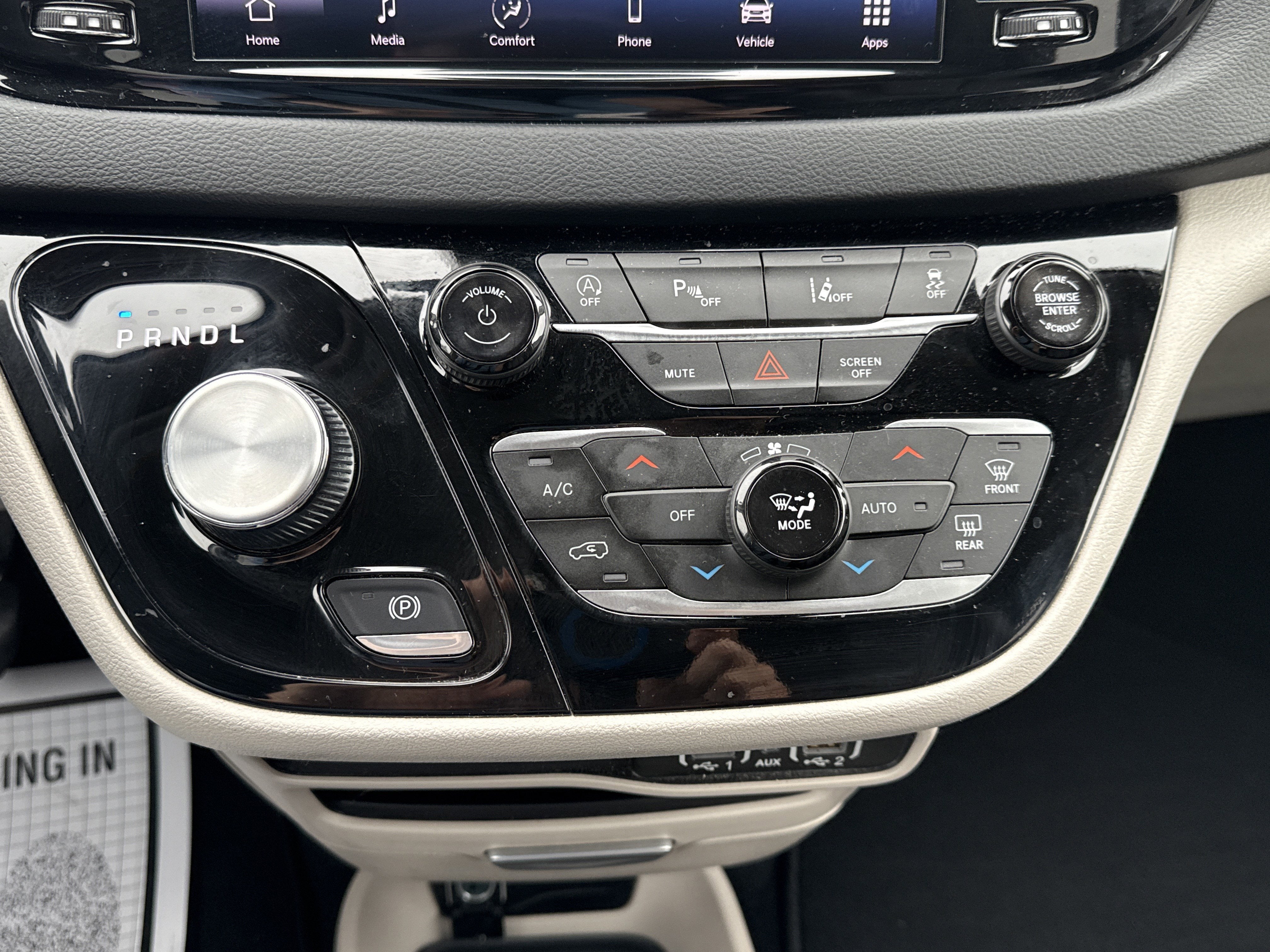 2024 Chrysler Pacifica Base