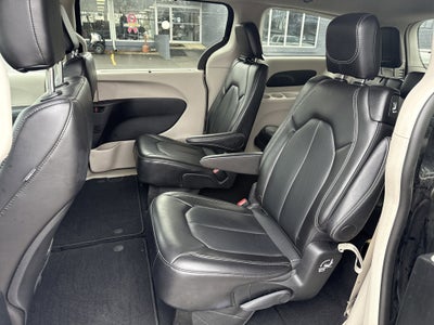 2024 Chrysler Pacifica Base