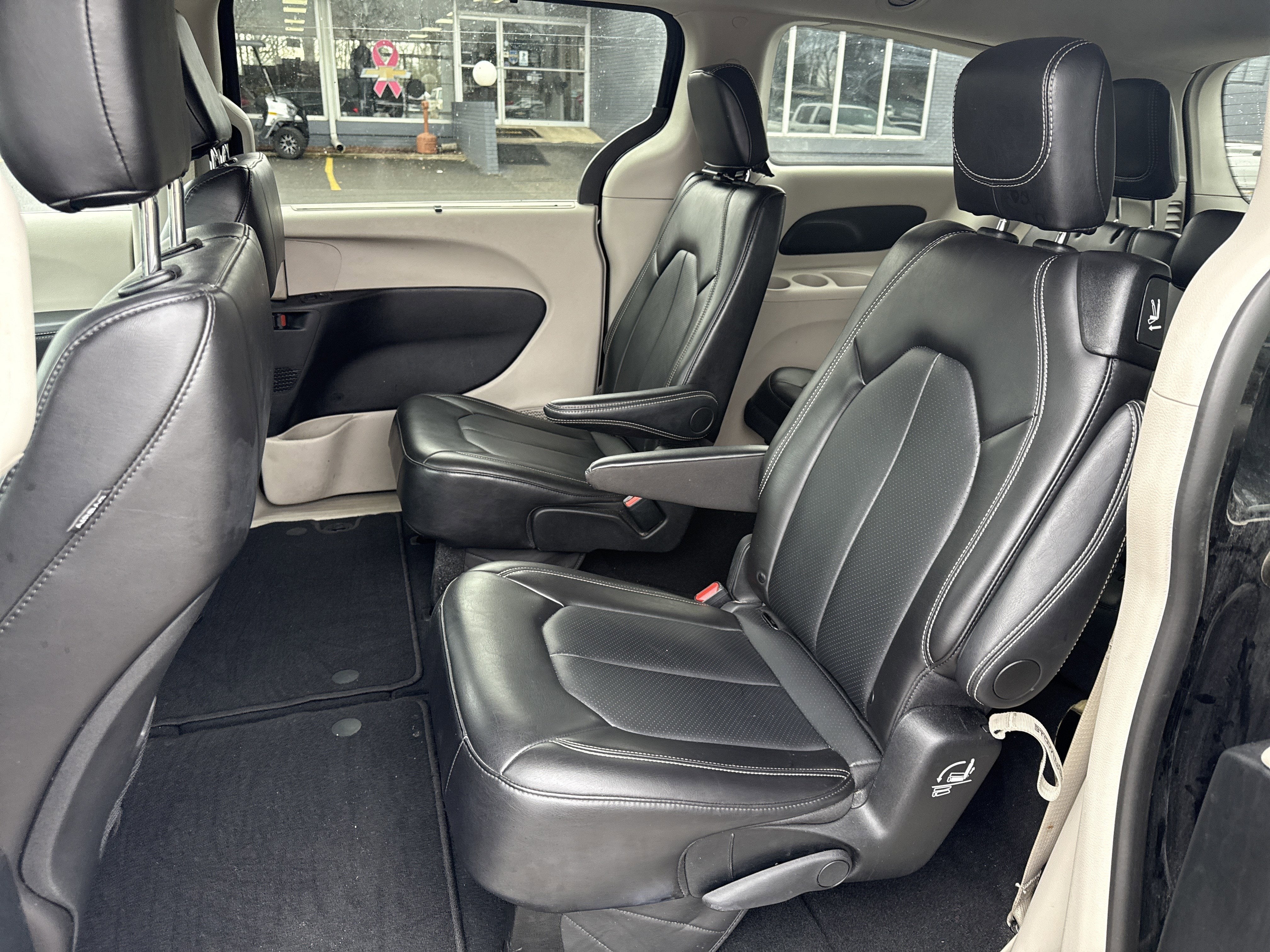 2024 Chrysler Pacifica Base