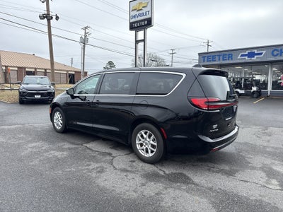 2024 Chrysler Pacifica Base