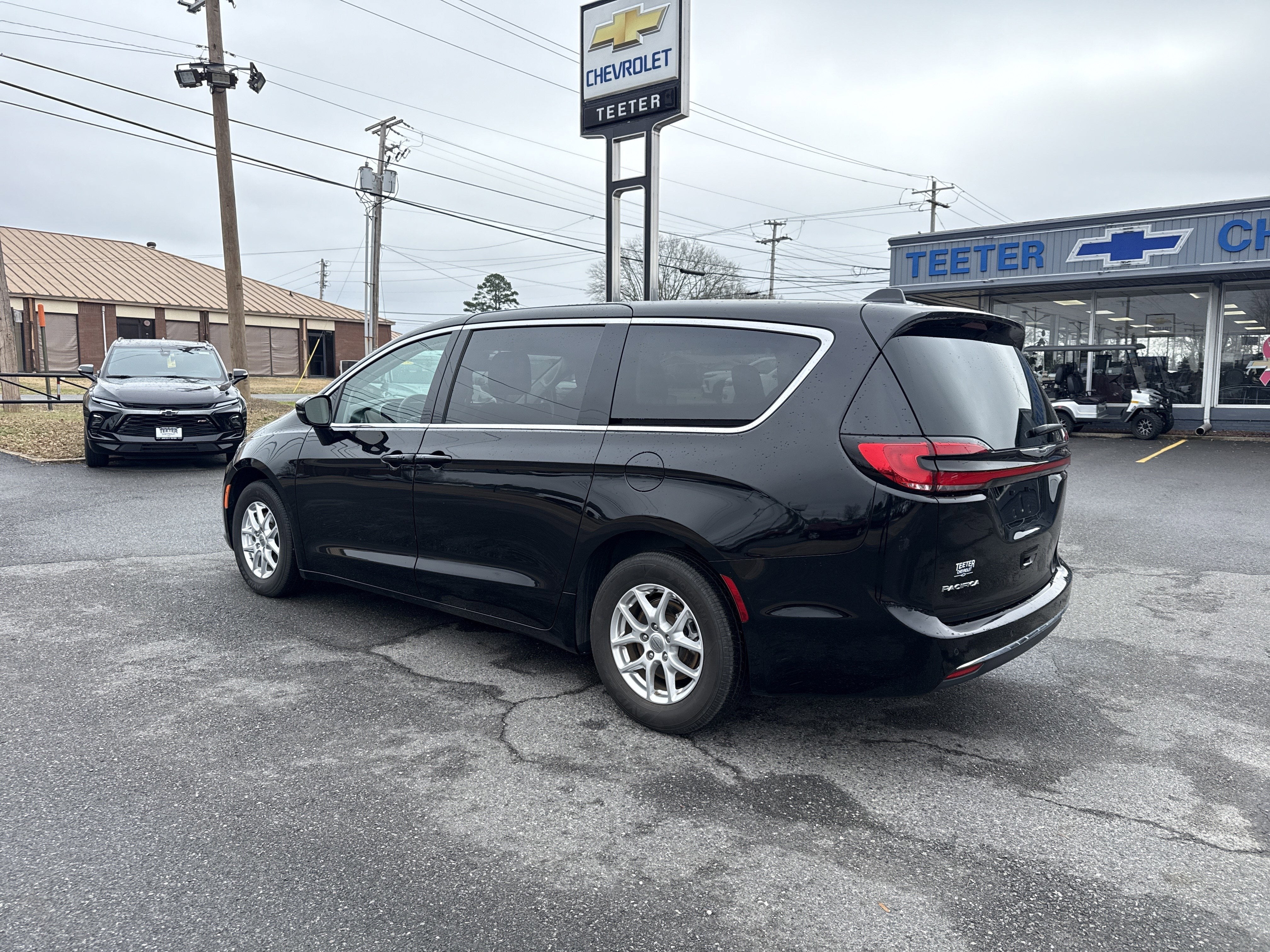 2024 Chrysler Pacifica Base