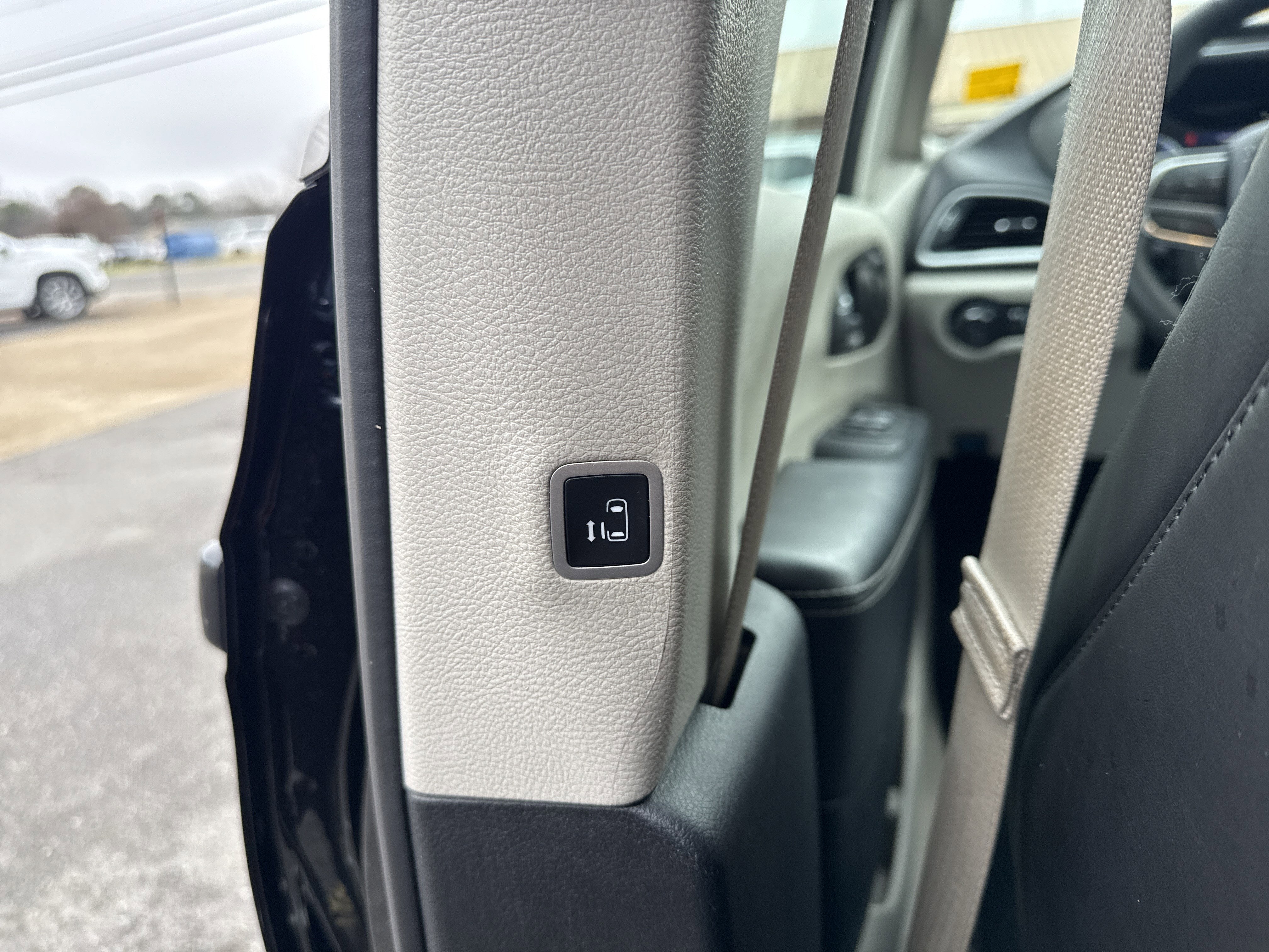 2024 Chrysler Pacifica Base