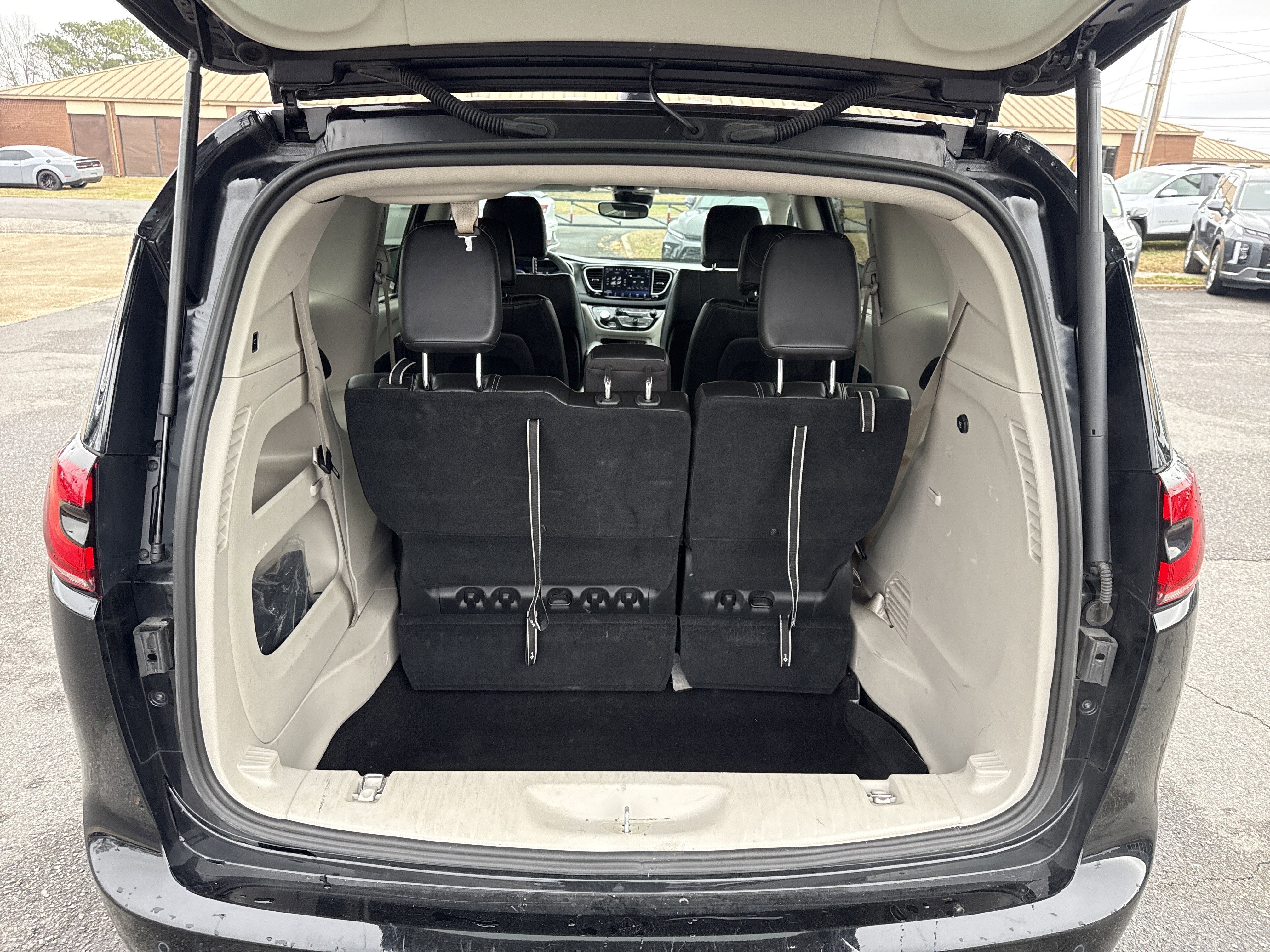 2024 Chrysler Pacifica Base