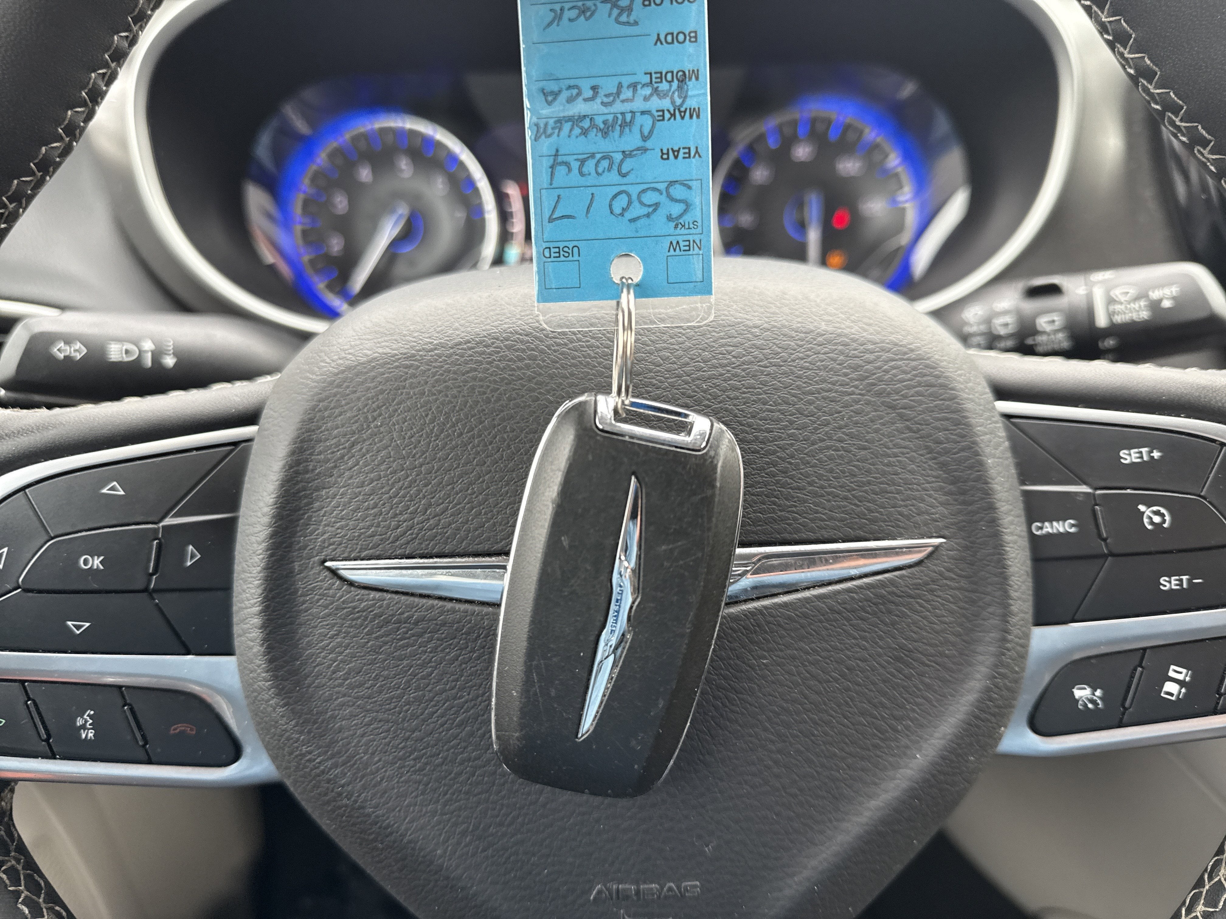 2024 Chrysler Pacifica Base