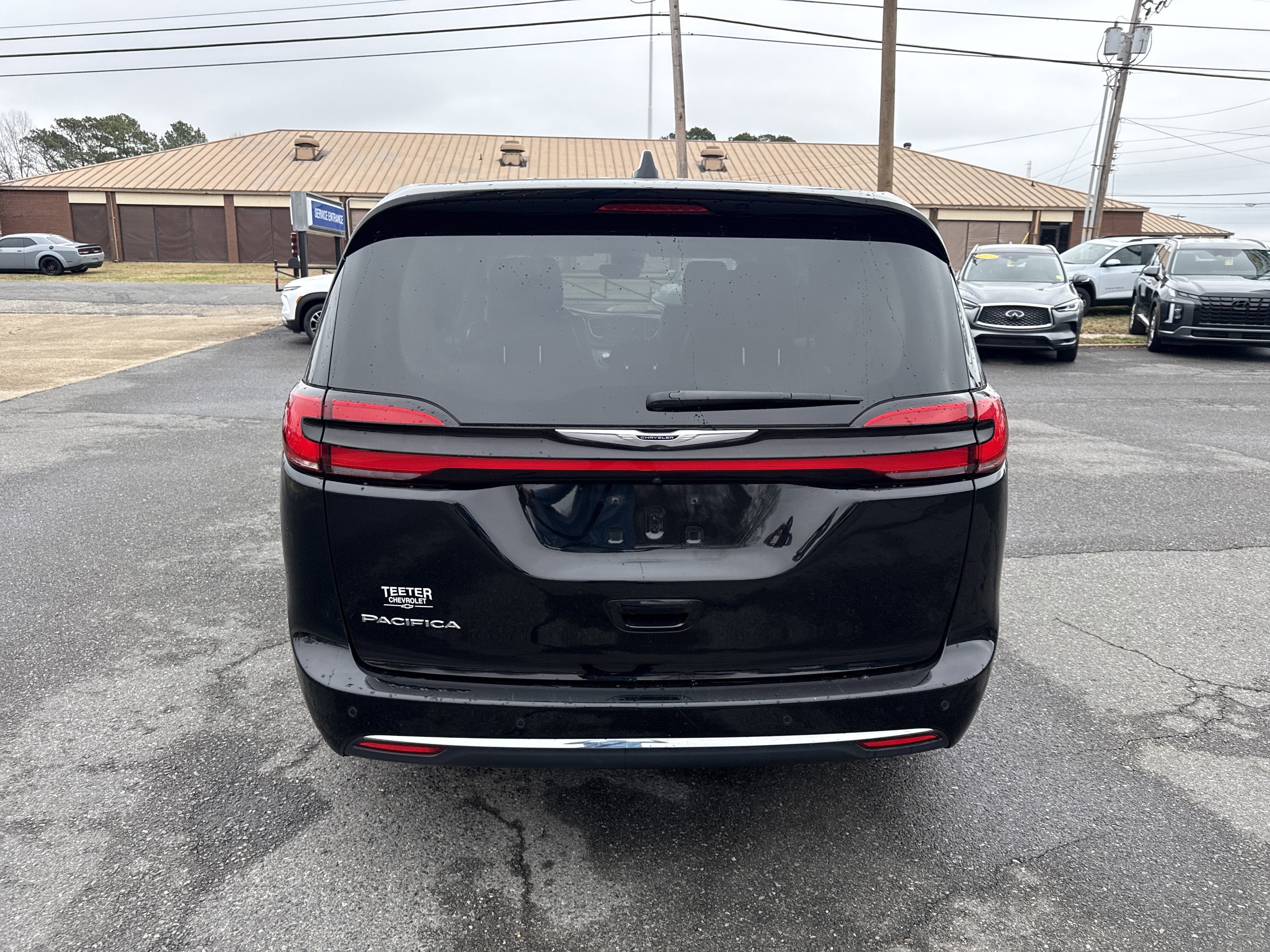 2024 Chrysler Pacifica Base