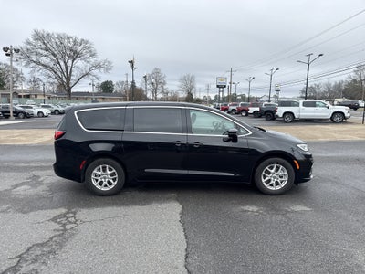 2024 Chrysler Pacifica Base