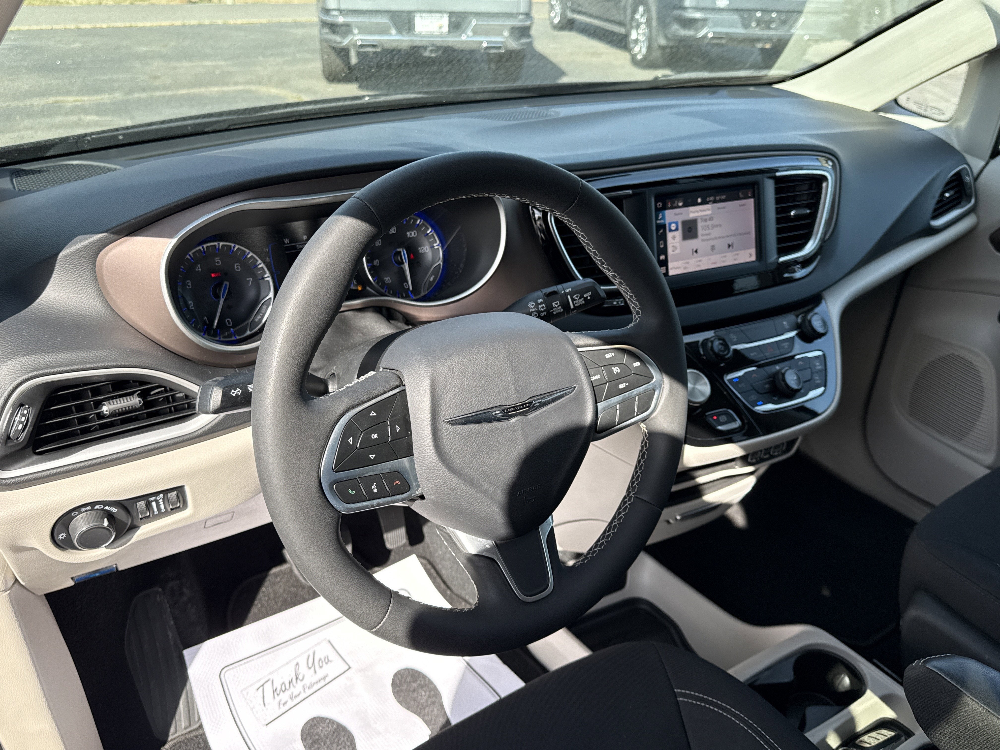 2023 Chrysler Voyager LX