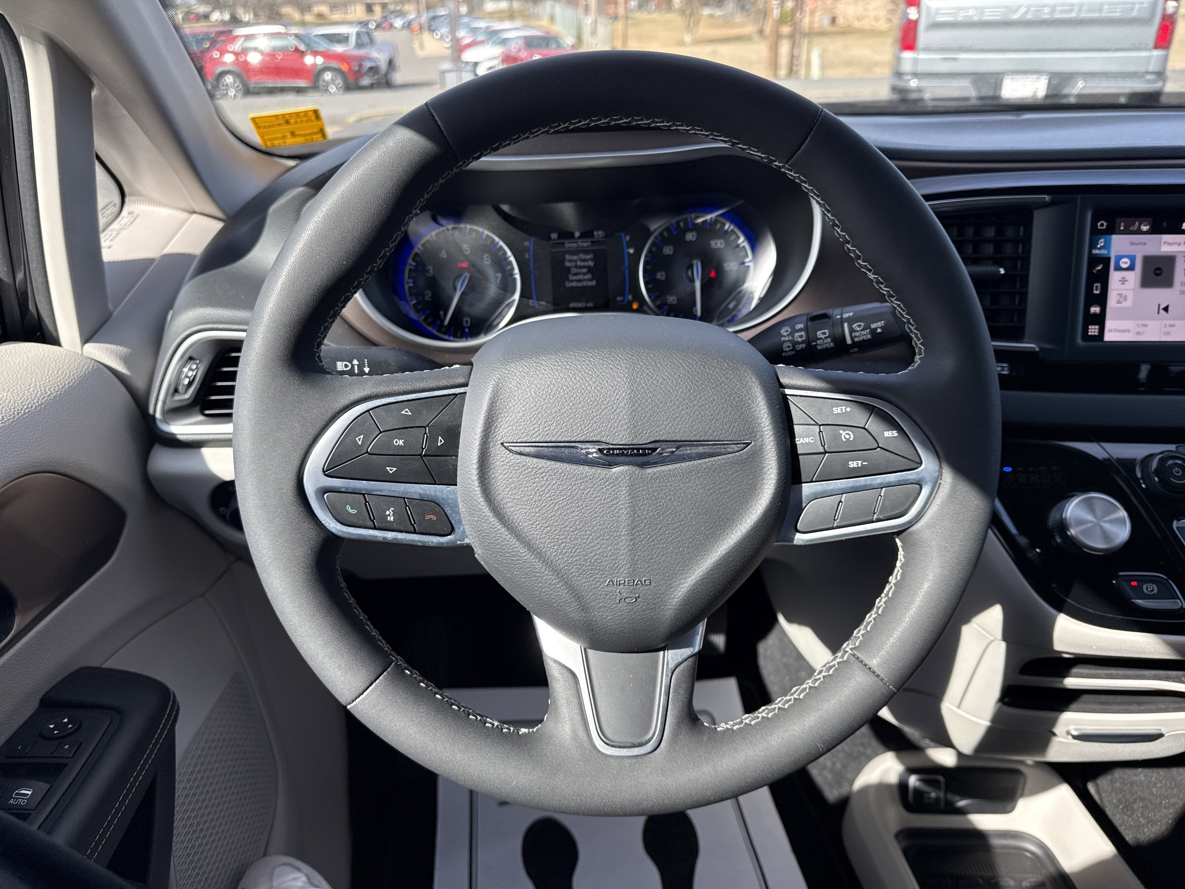 2023 Chrysler Voyager LX