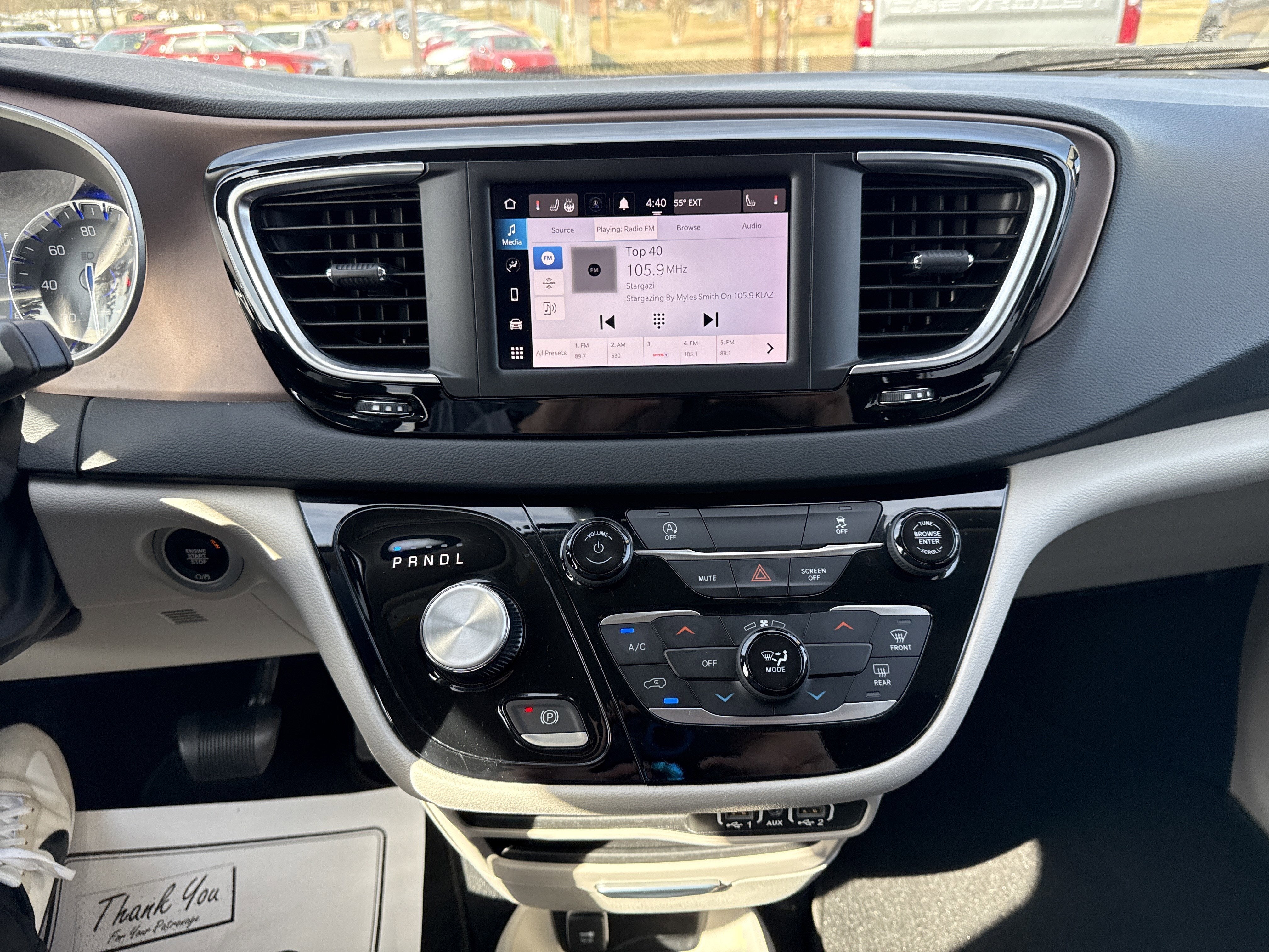 2023 Chrysler Voyager LX