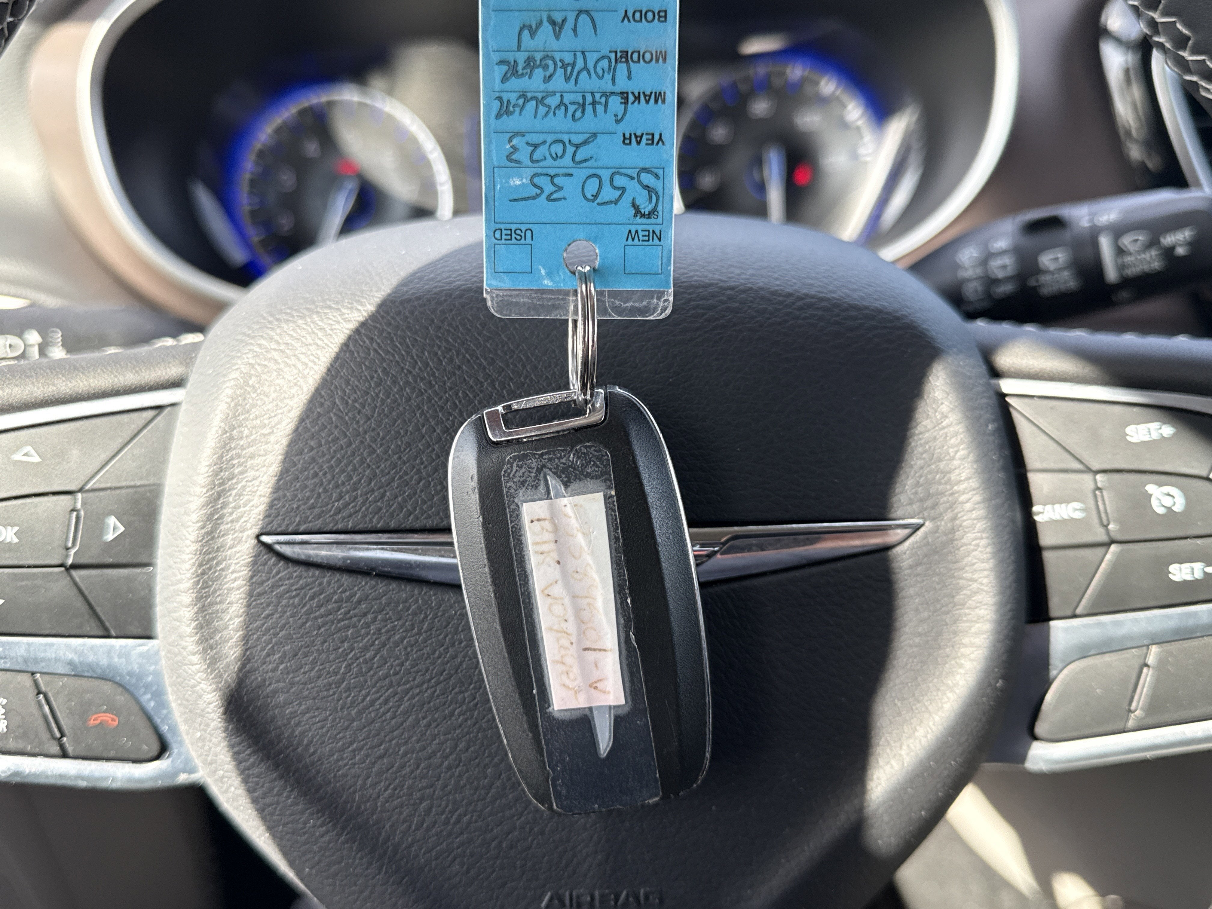 2023 Chrysler Voyager LX