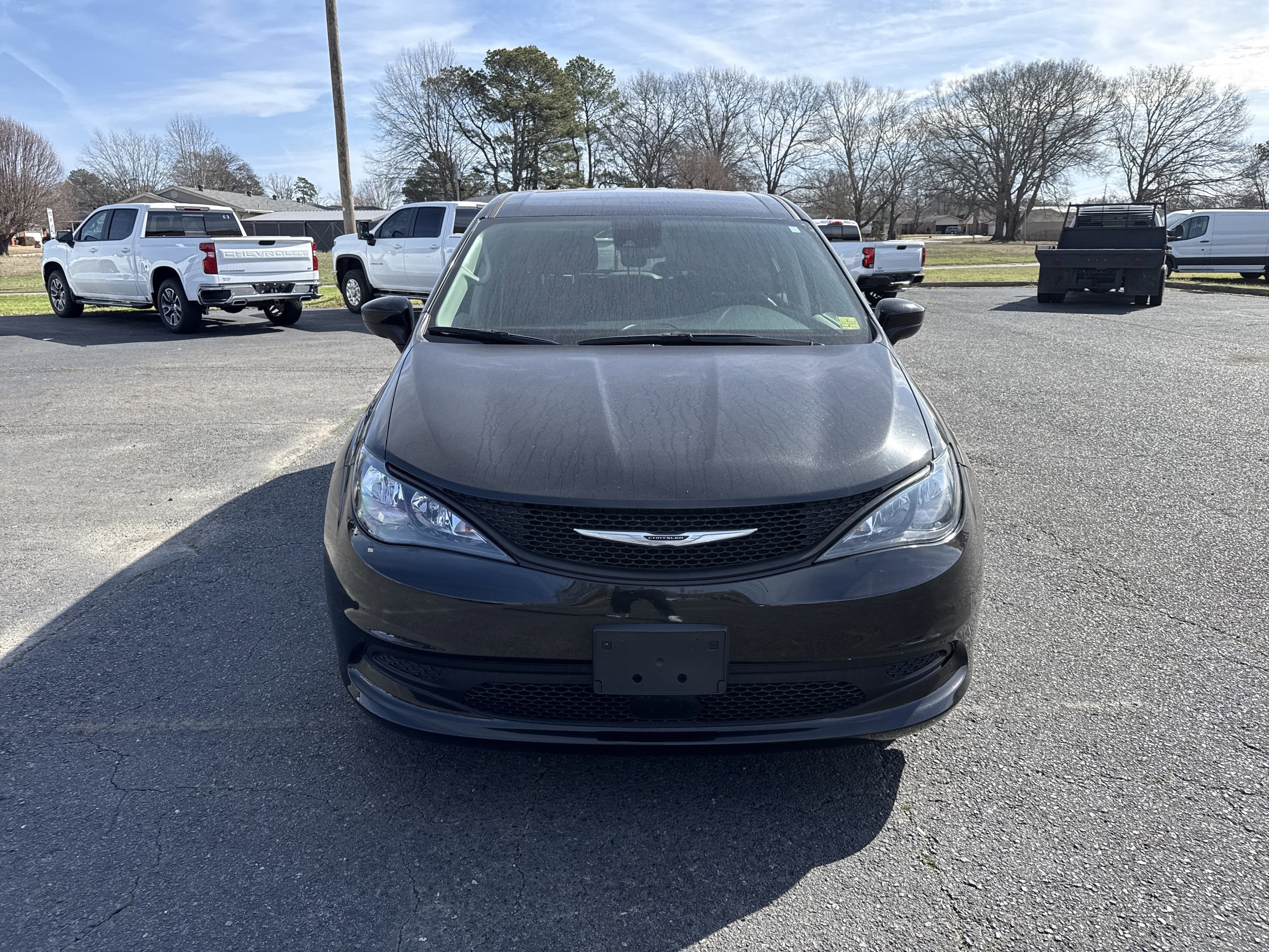 2023 Chrysler Voyager LX