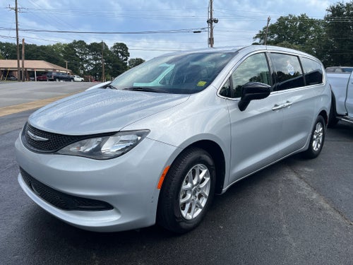 2024 Chrysler Voyager LX